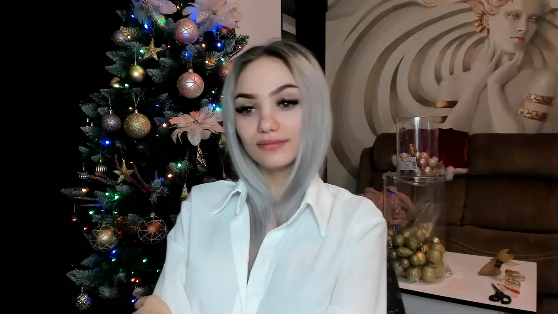 Gallery image thumbnail from HaleySweet18's myfreecams stream on, 12/12/2022, 24:03 image 11 of 20