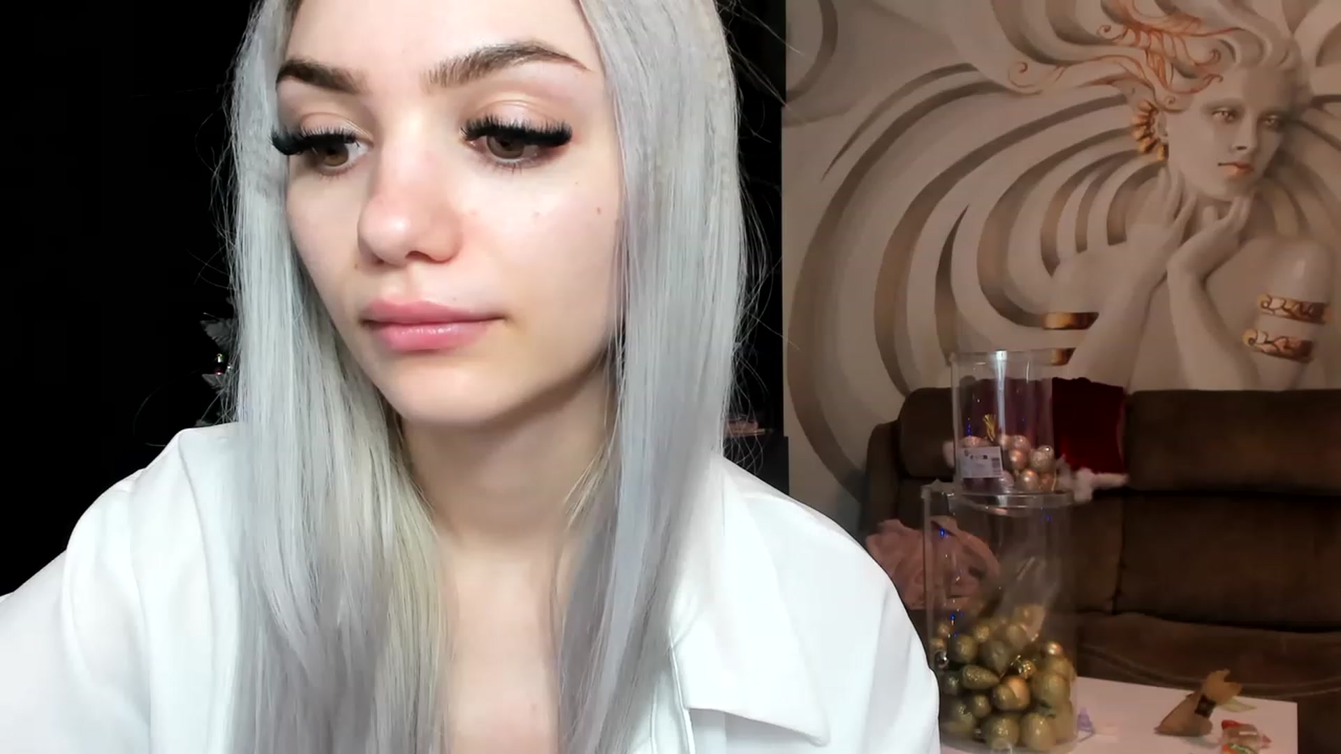 Gallery image thumbnail from HaleySweet18's myfreecams stream on, 12/12/2022, 24:03 image 17 of 20