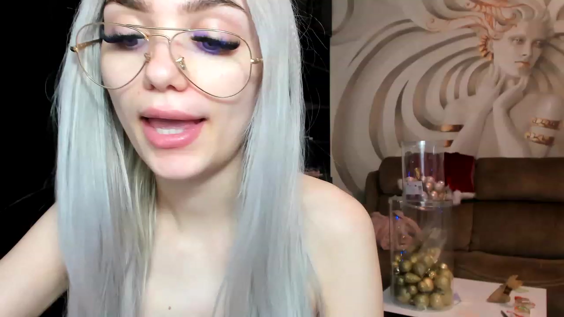 Gallery image thumbnail from HaleySweet18's myfreecams stream on, 12/12/2022, 24:46 image 14 of 20