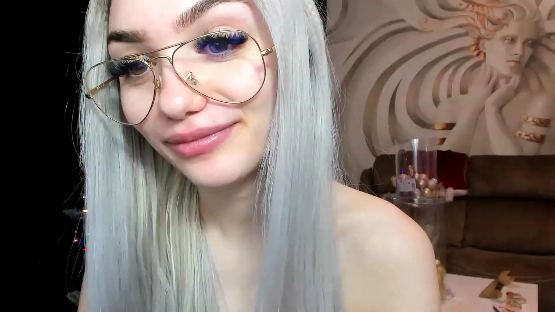 Gallery image thumbnail from HaleySweet18's myfreecams stream on, 12/12/2022, 24:46 image 18 of 20