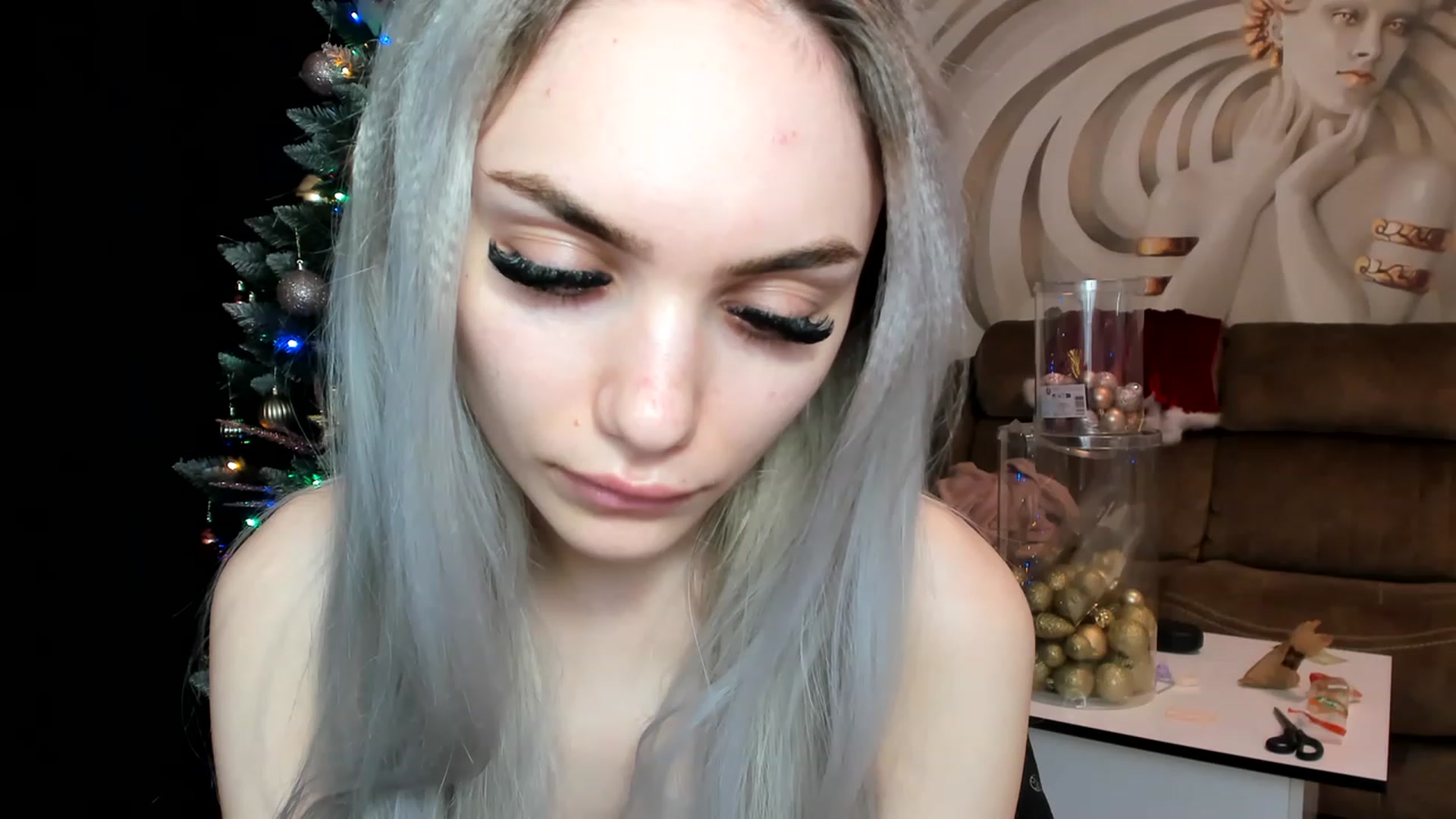 Gallery image thumbnail from HaleySweet18's myfreecams stream on, 12/12/2022, 03:41 image 20 of 20