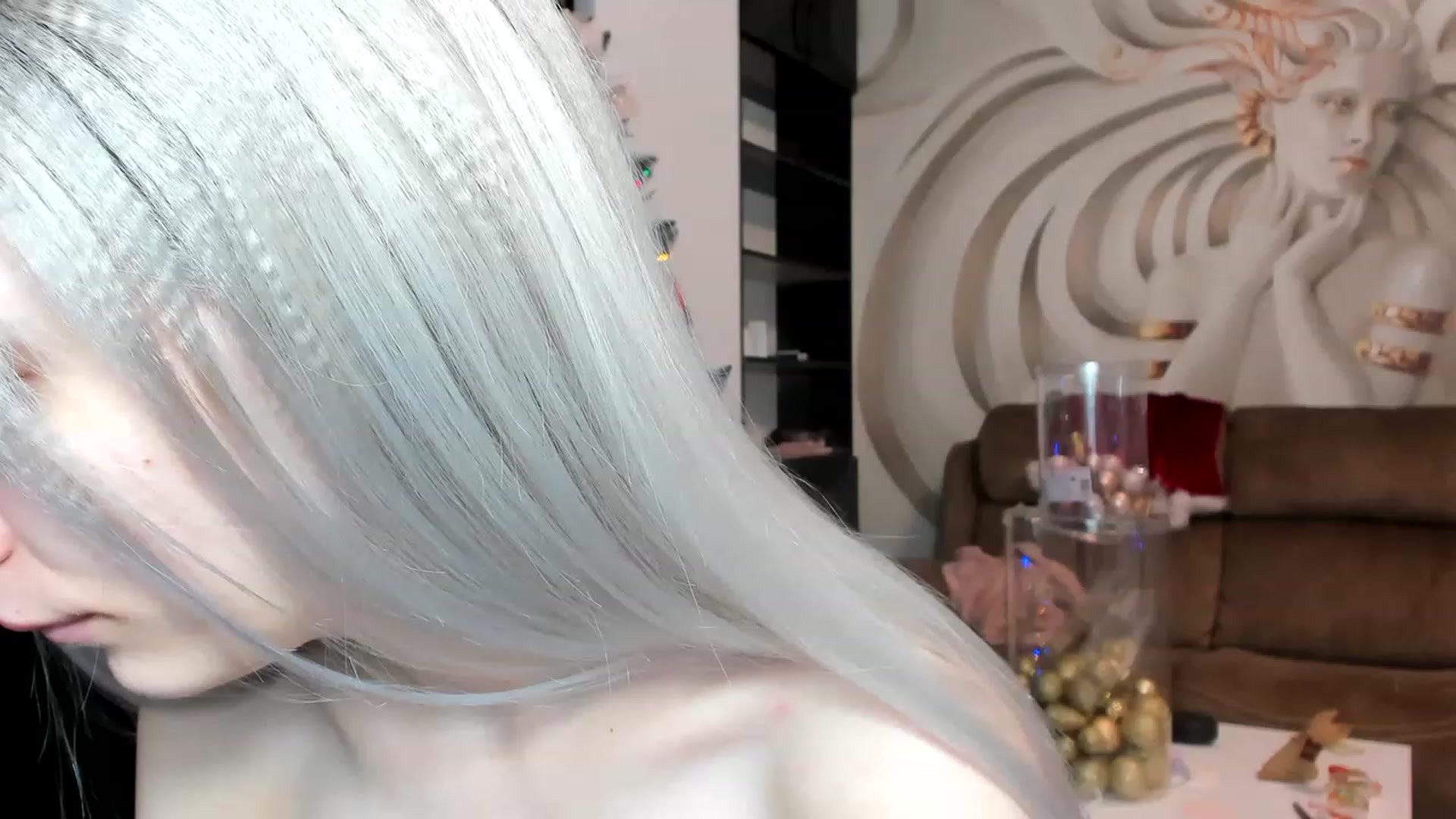 Gallery image thumbnail from HaleySweet18's myfreecams stream on, 12/12/2022, 03:41 image 12 of 20