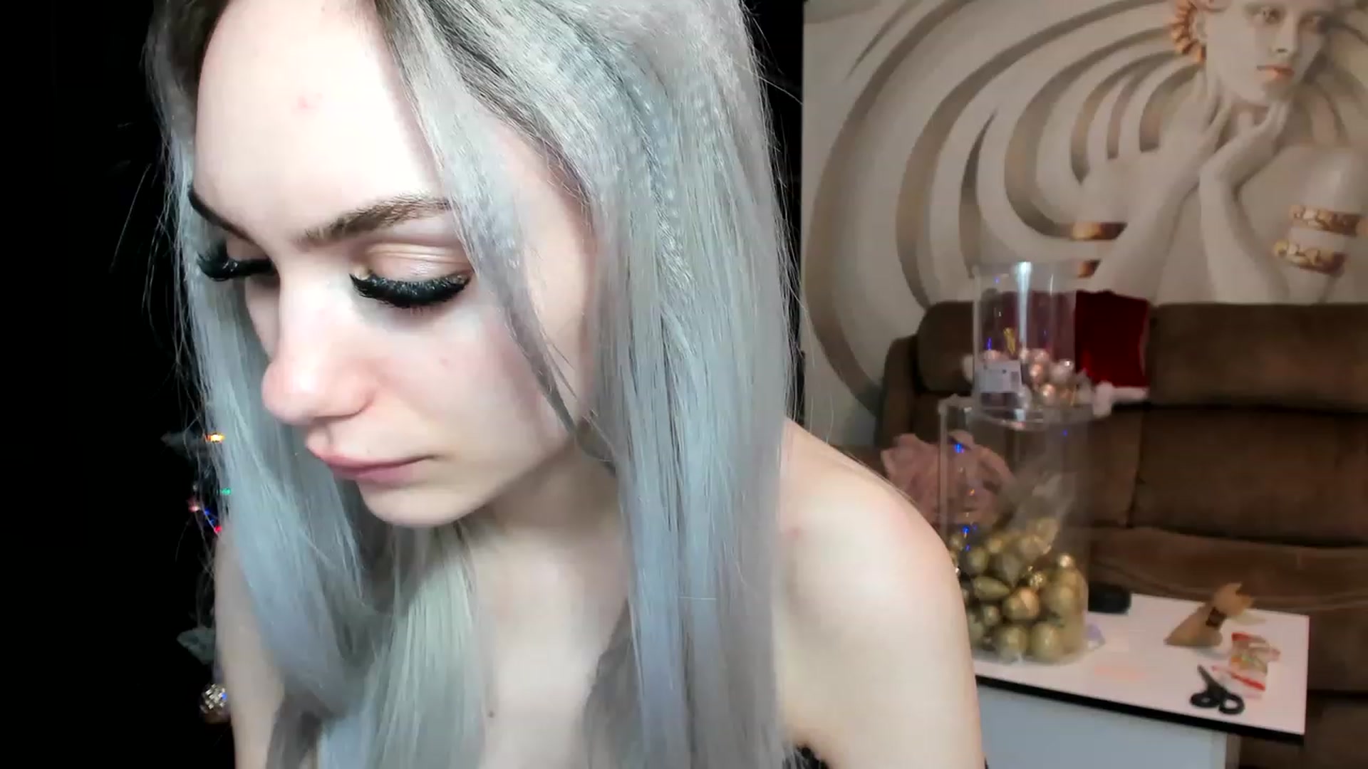 Gallery image thumbnail from HaleySweet18's myfreecams stream on, 12/12/2022, 03:41 image 18 of 20