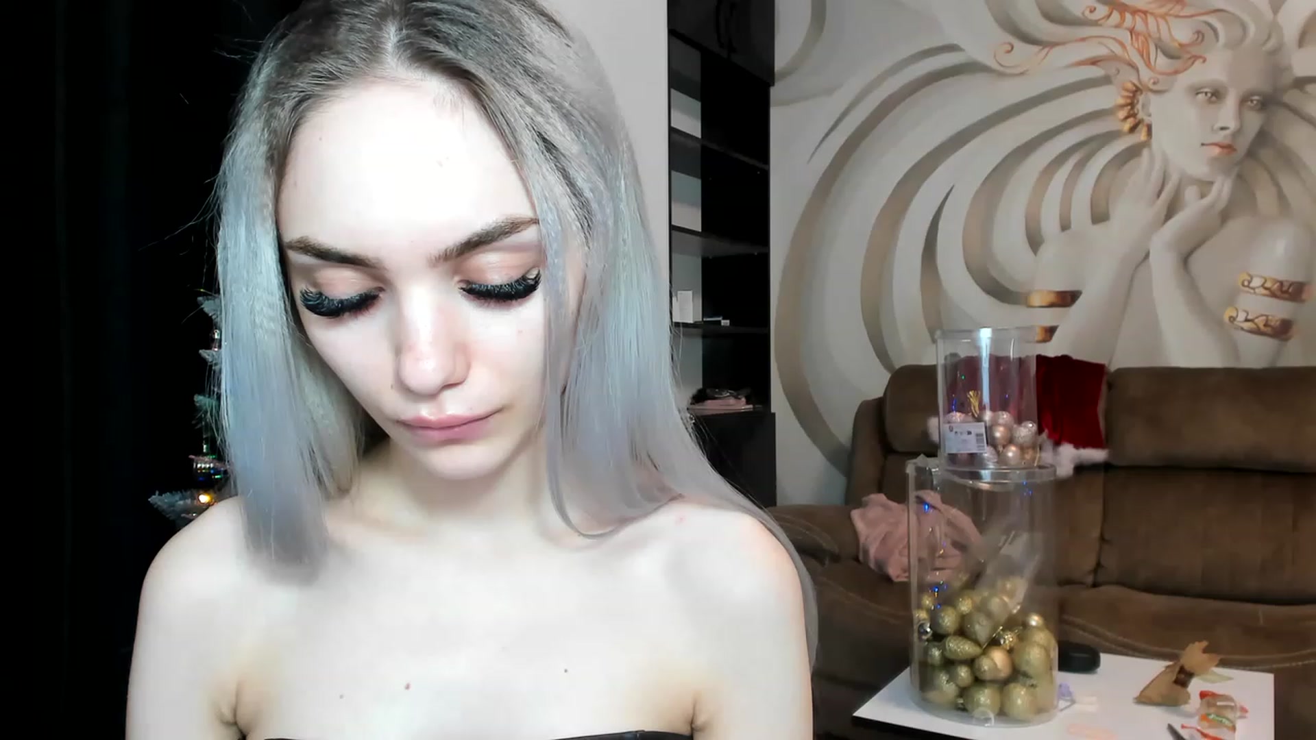 Gallery image thumbnail from HaleySweet18's myfreecams stream on, 12/12/2022, 03:41 image 14 of 20