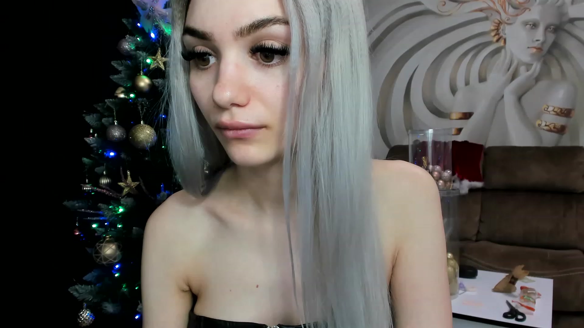 Gallery image thumbnail from HaleySweet18's myfreecams stream on, 12/12/2022, 08:00 image 7 of 20