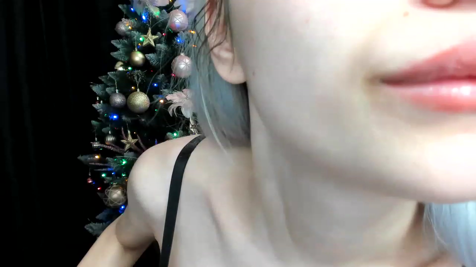 Gallery image thumbnail from HaleySweet18's myfreecams stream on, 12/16/2022, 21:57 image 10 of 20
