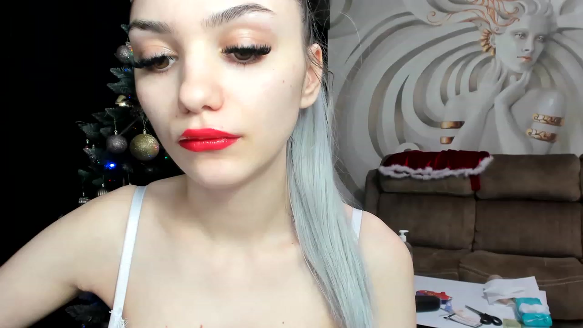 Gallery image thumbnail from HaleySweet18's myfreecams stream on, 12/20/2022, 05:59 image 9 of 20