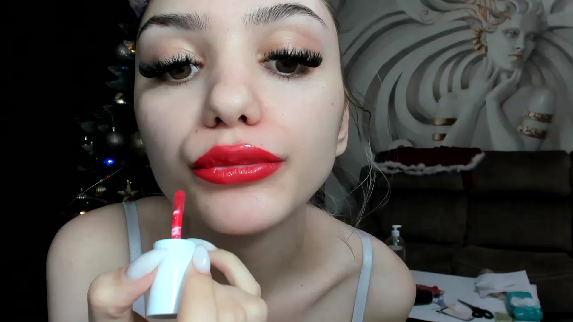 Gallery image thumbnail from HaleySweet18's myfreecams stream on, 12/20/2022, 05:59 image 8 of 20