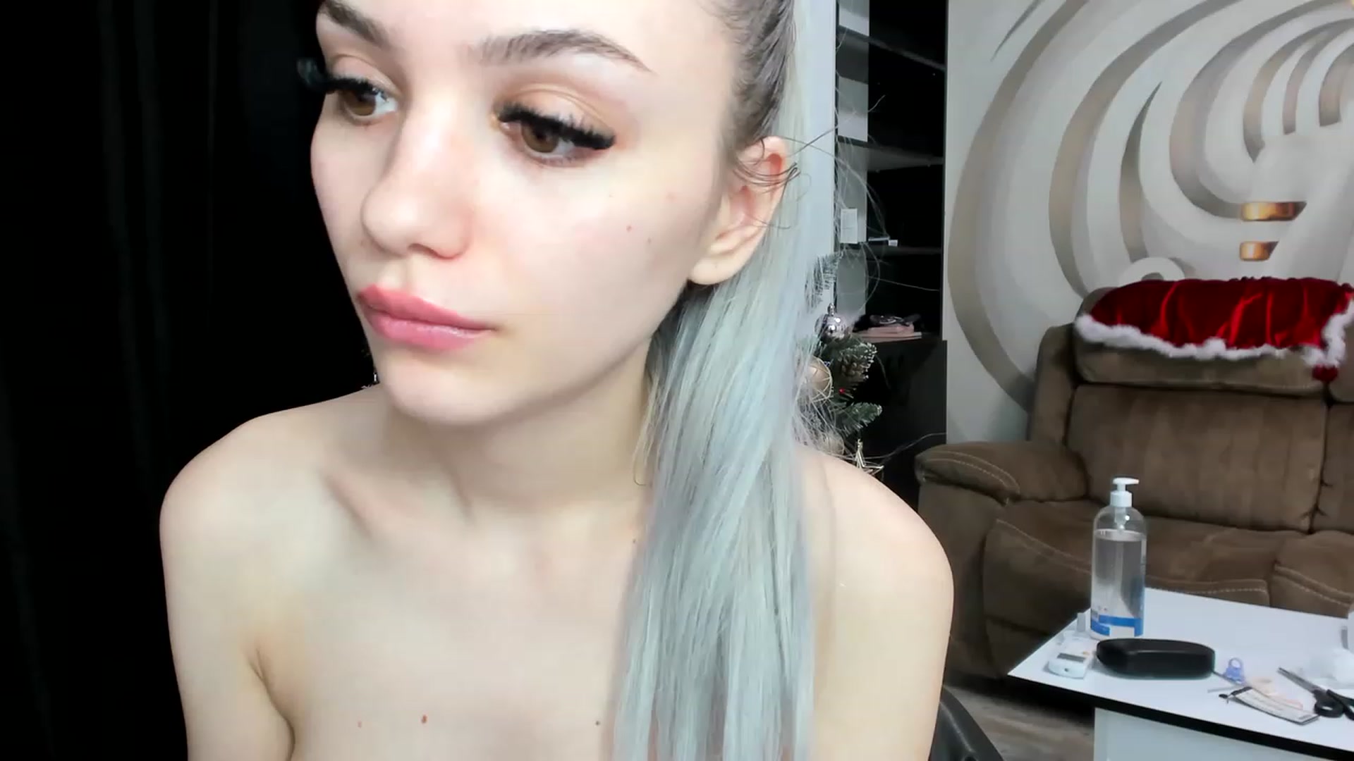 Gallery image thumbnail from HaleySweet18's myfreecams stream on, 12/20/2022, 08:04 image 10 of 20