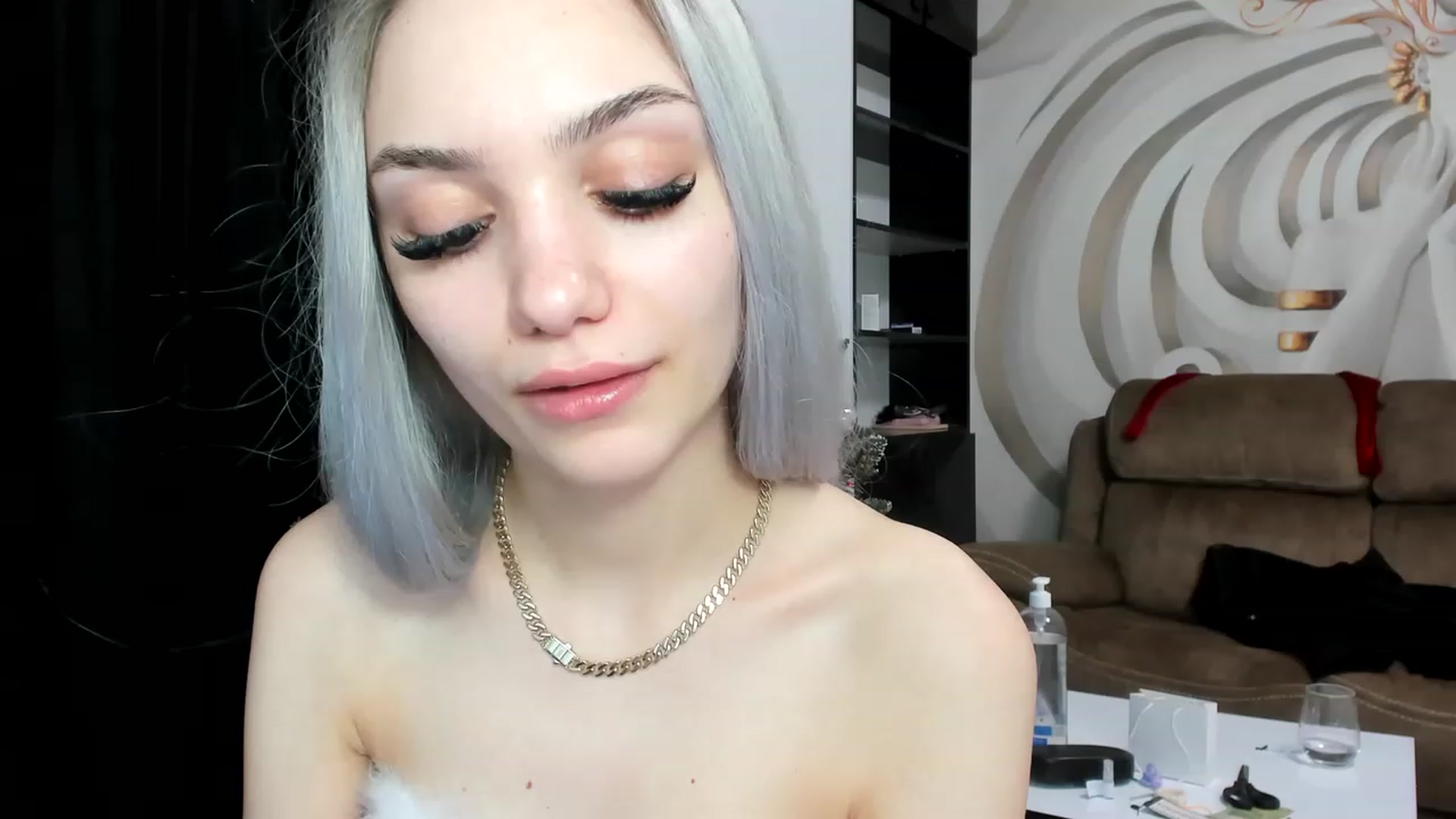 Gallery image thumbnail from HaleySweet18's myfreecams stream on, 12/23/2022, 17:19 image 16 of 20