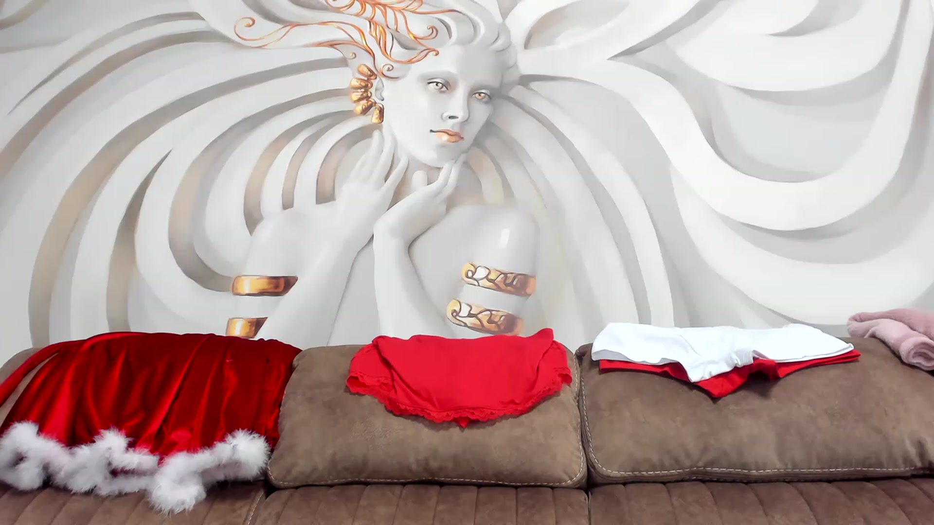 Gallery image thumbnail from HaleySweet18's myfreecams stream on, 12/24/2022, 06:08 image 12 of 20