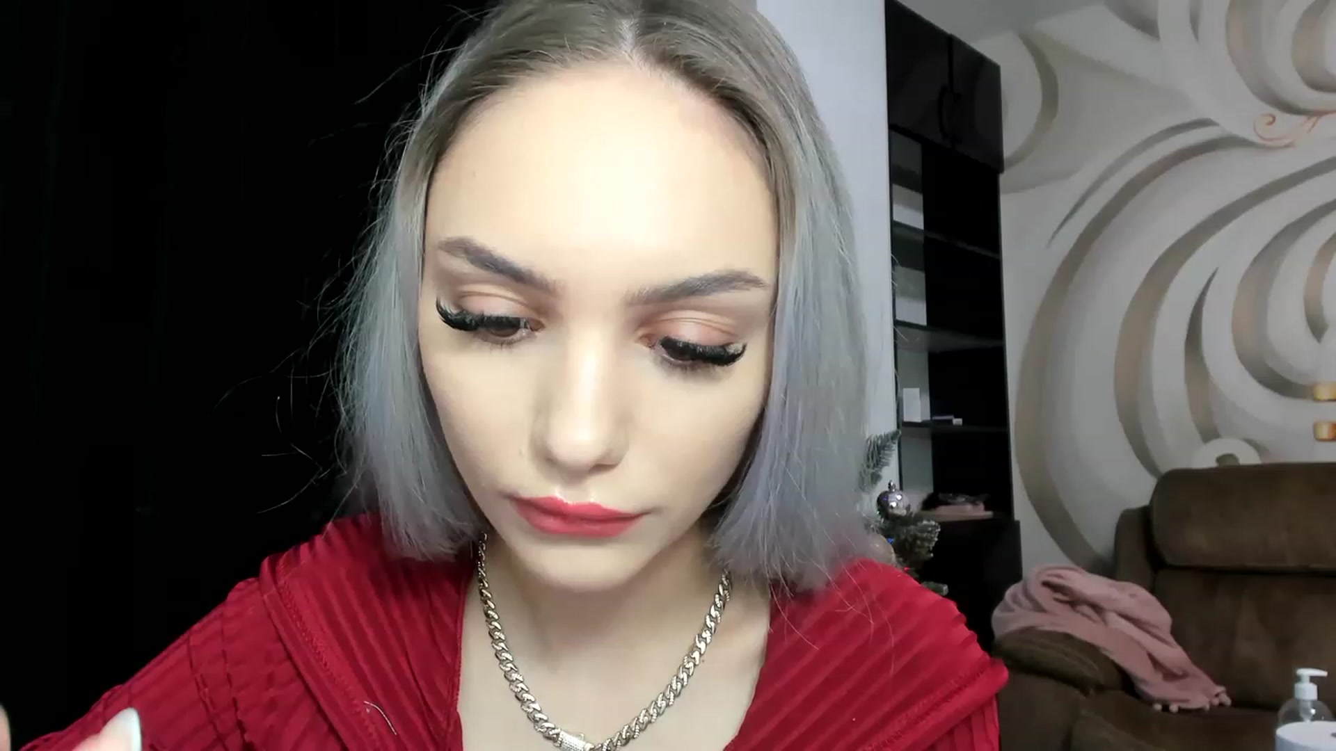 Gallery image thumbnail from HaleySweet18's myfreecams stream on, 12/27/2022, 20:43 image 1 of 20