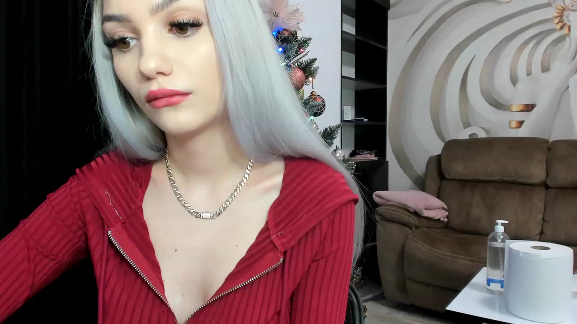 Gallery image thumbnail from HaleySweet18's myfreecams stream on, 12/27/2022, 23:20 image 17 of 20