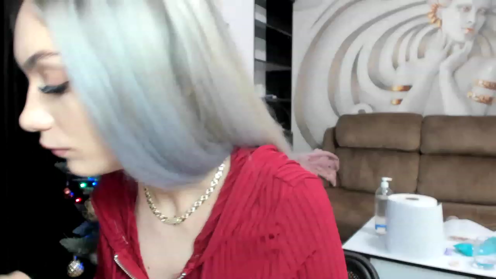 Gallery image thumbnail from HaleySweet18's myfreecams stream on, 12/29/2022, 24:00 image 4 of 20