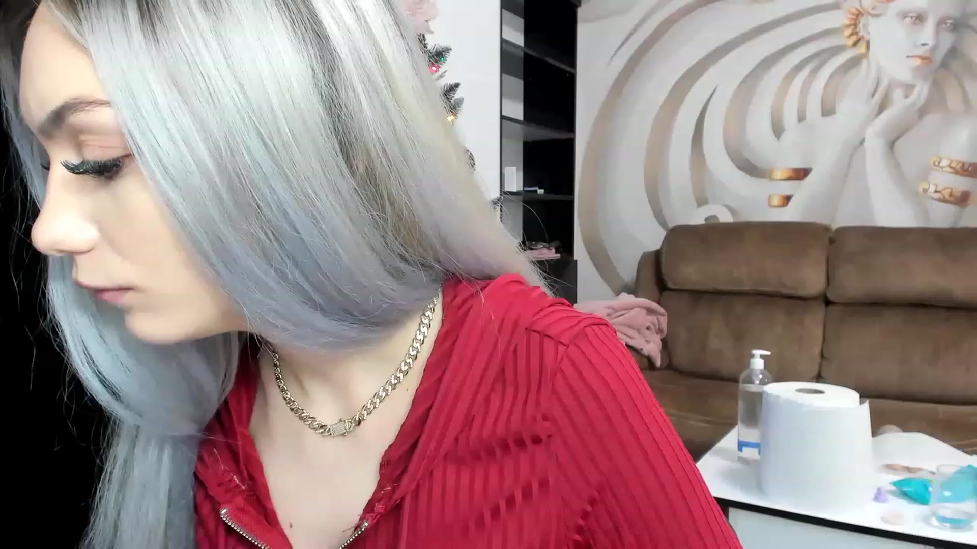 Gallery image thumbnail from HaleySweet18's myfreecams stream on, 12/29/2022, 24:00 image 3 of 20