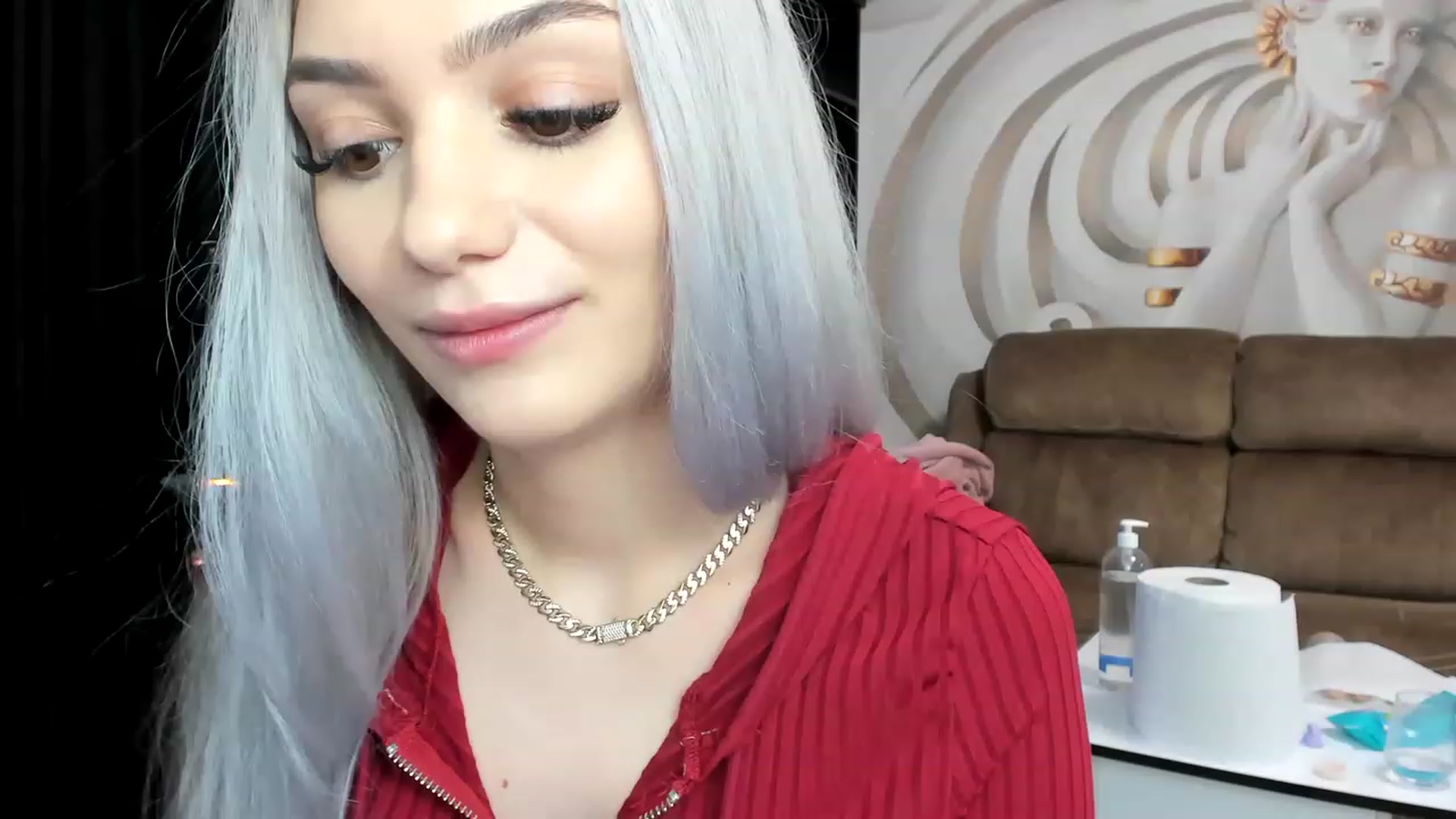 Gallery image thumbnail from HaleySweet18's myfreecams stream on, 12/29/2022, 24:00 image 8 of 20