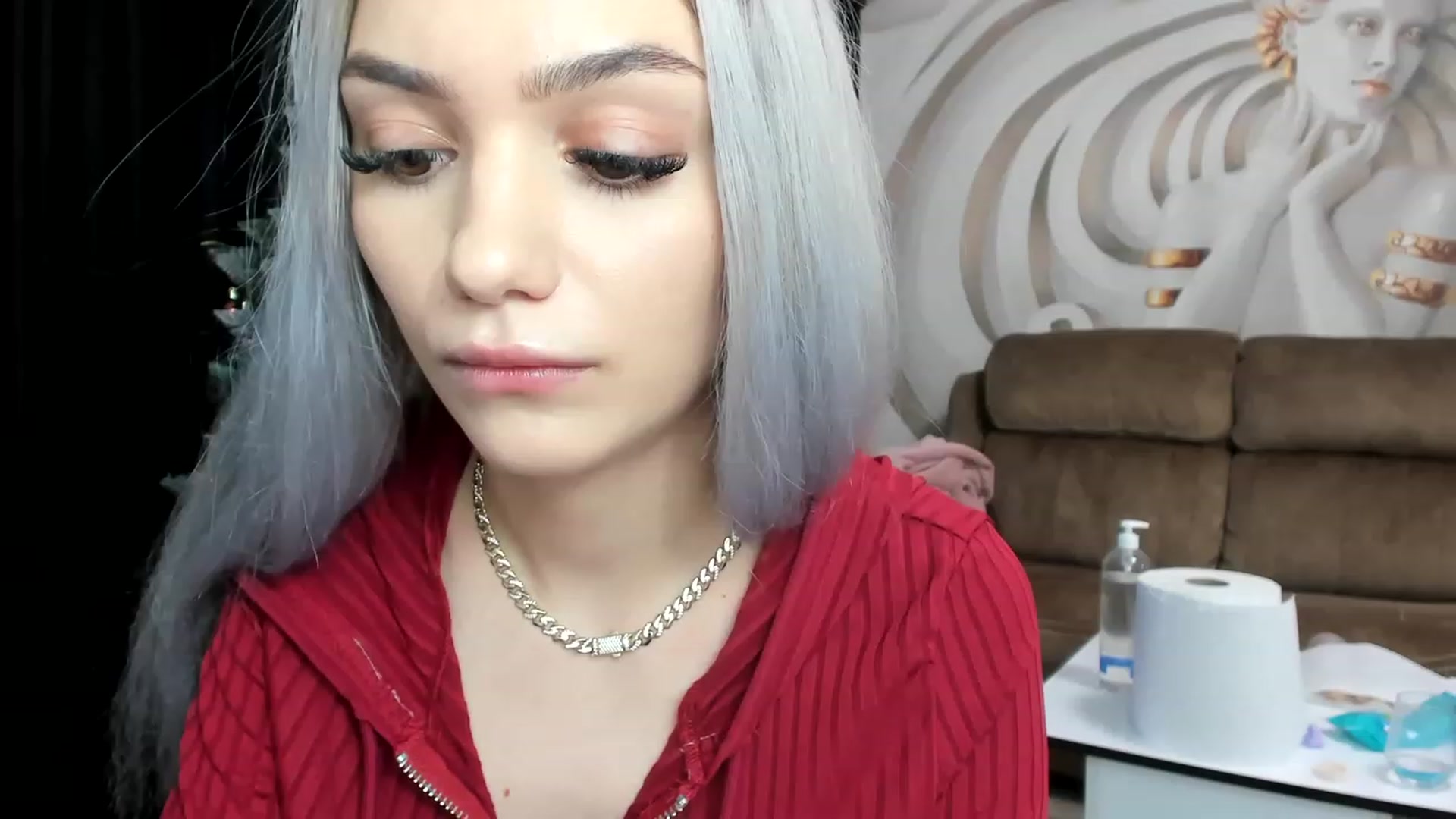 Gallery image thumbnail from HaleySweet18's myfreecams stream on, 12/29/2022, 24:00 image 5 of 20