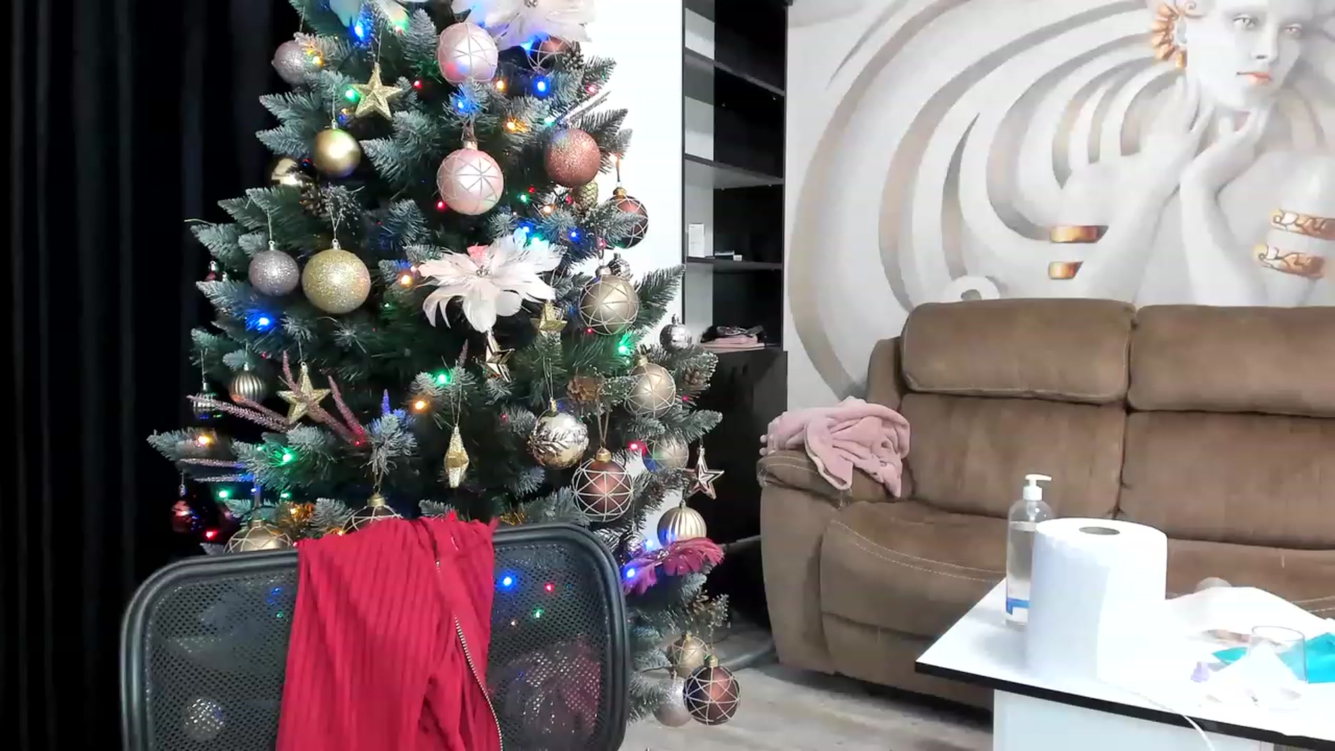 Gallery image thumbnail from HaleySweet18's myfreecams stream on, 12/29/2022, 05:45 image 1 of 20