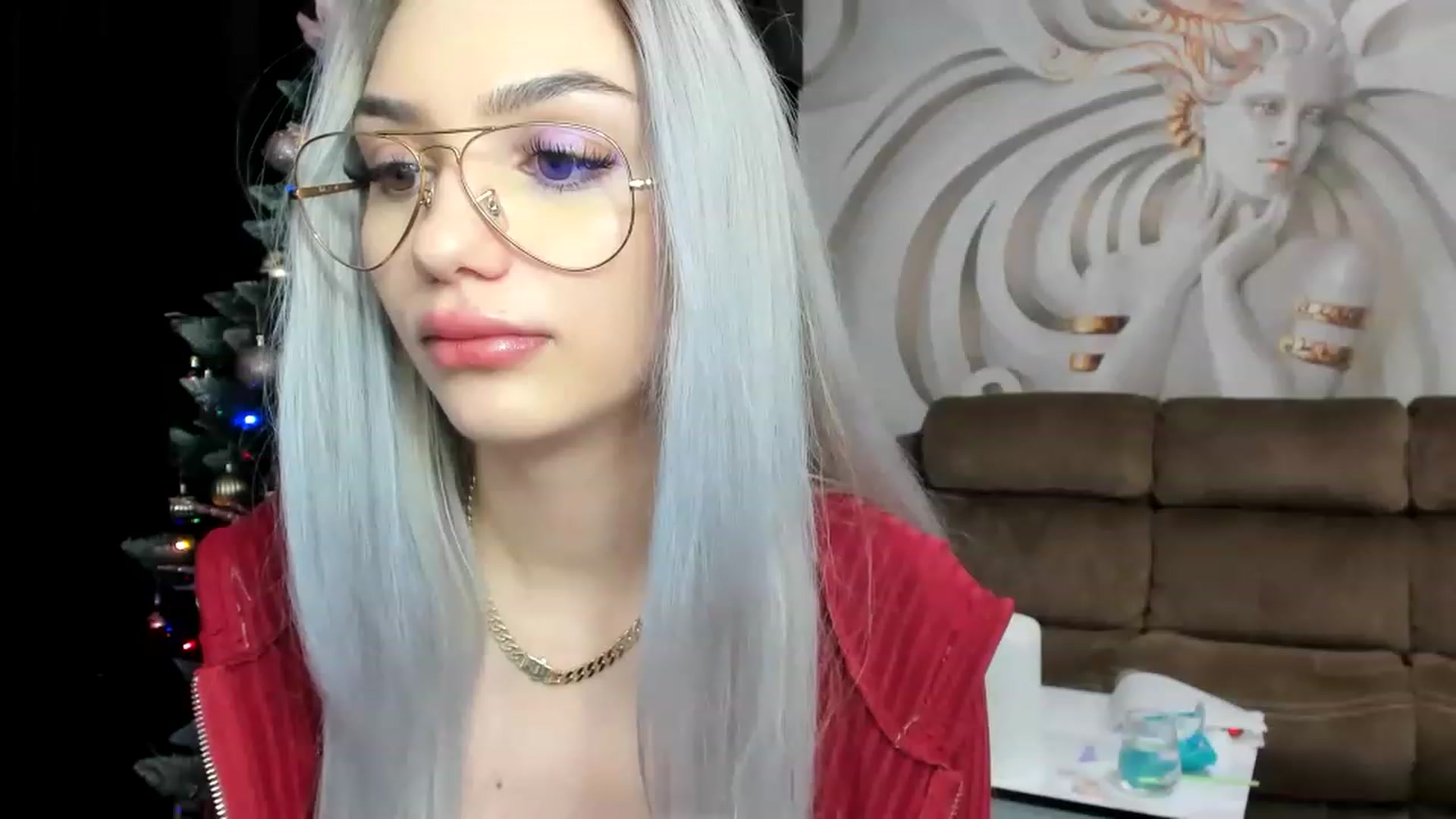 Gallery image thumbnail from HaleySweet18's myfreecams stream on, 12/30/2022, 01:01 image 19 of 20