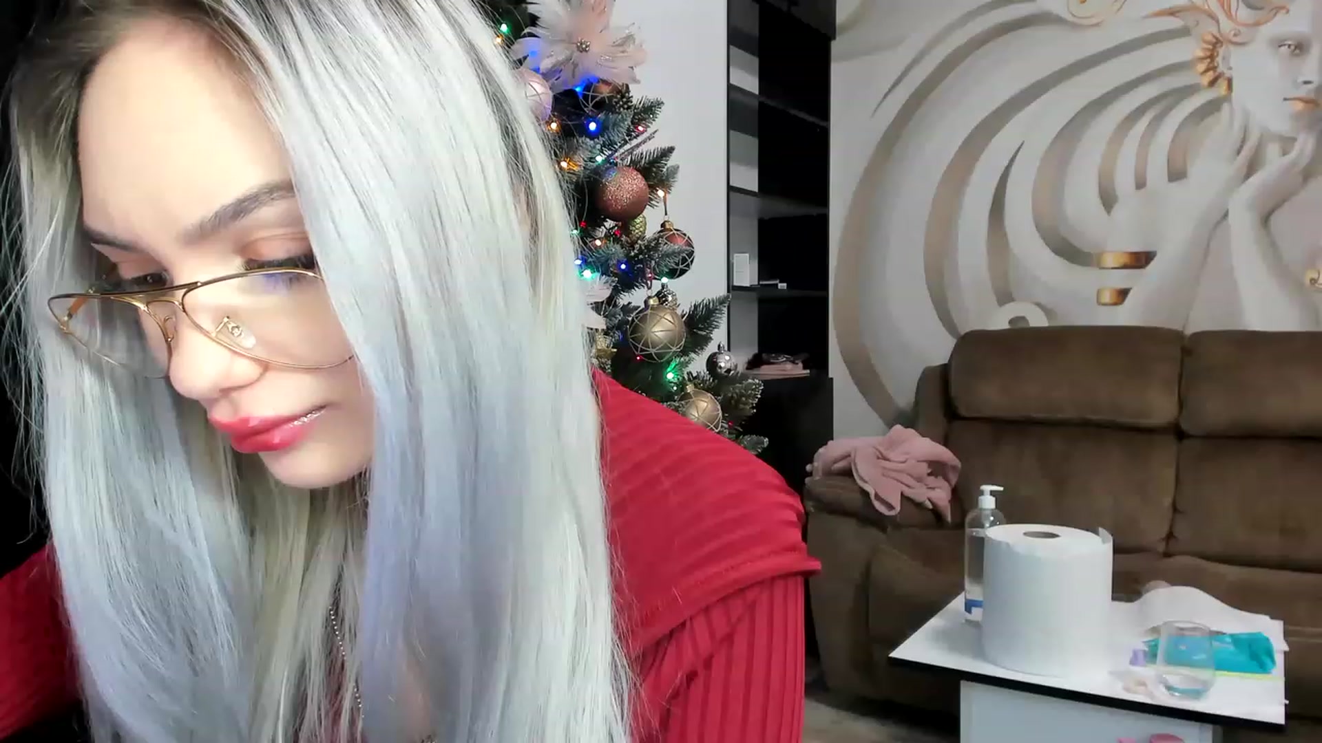 Gallery image thumbnail from HaleySweet18's myfreecams stream on, 12/30/2022, 01:01 image 4 of 20
