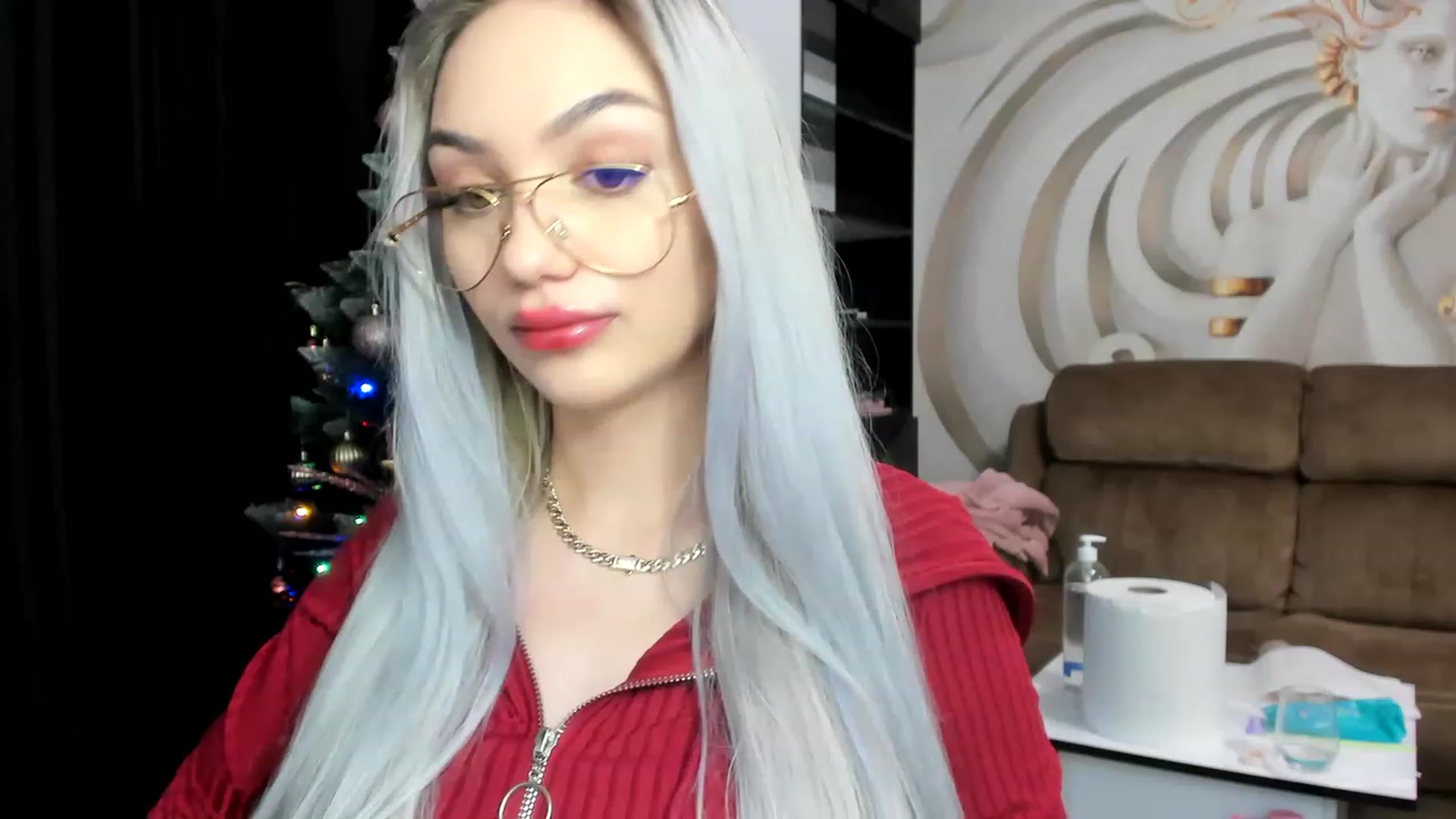 Gallery image thumbnail from HaleySweet18's myfreecams stream on, 12/30/2022, 01:01 image 5 of 20