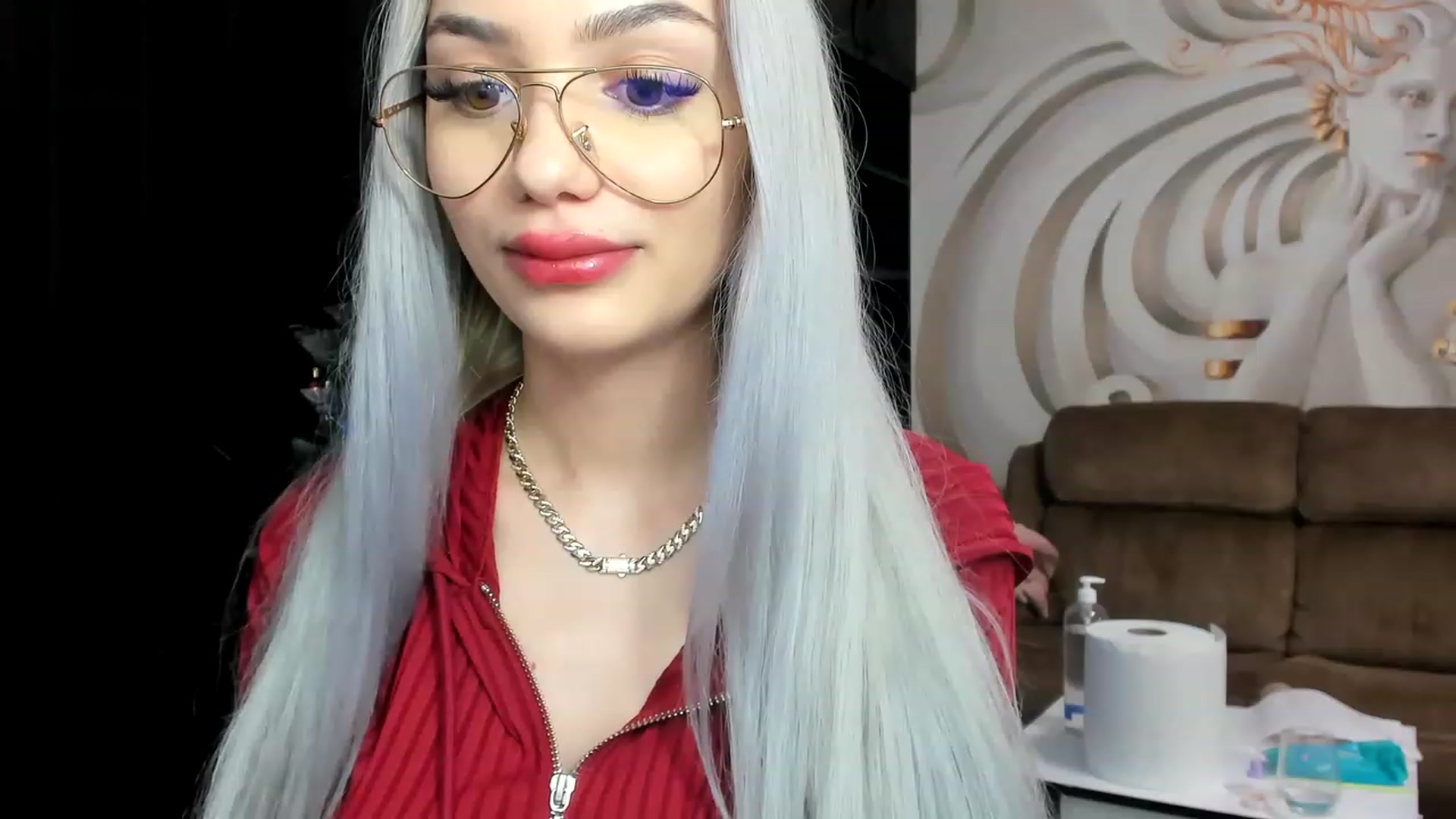 Gallery image thumbnail from HaleySweet18's myfreecams stream on, 12/30/2022, 01:01 image 7 of 20