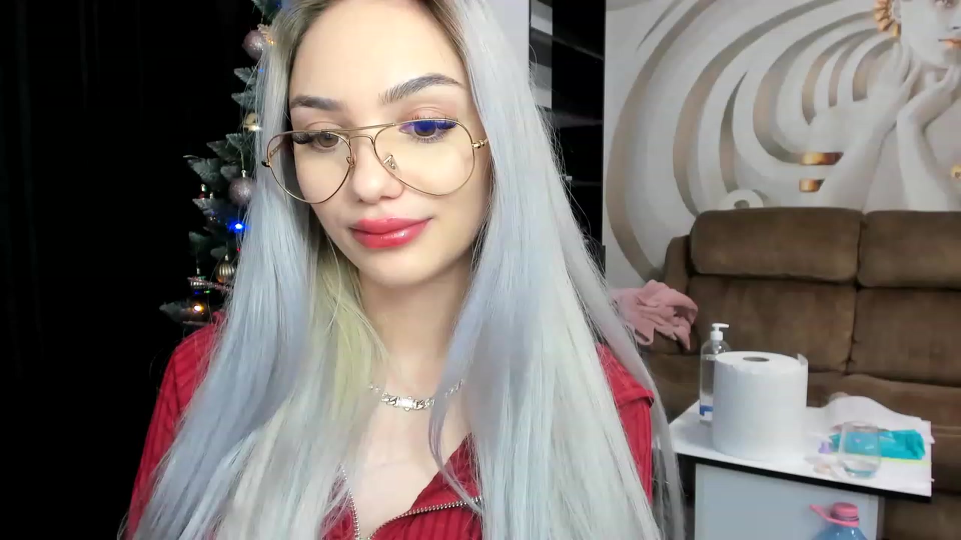 Gallery image thumbnail from HaleySweet18's myfreecams stream on, 12/30/2022, 01:01 image 1 of 20
