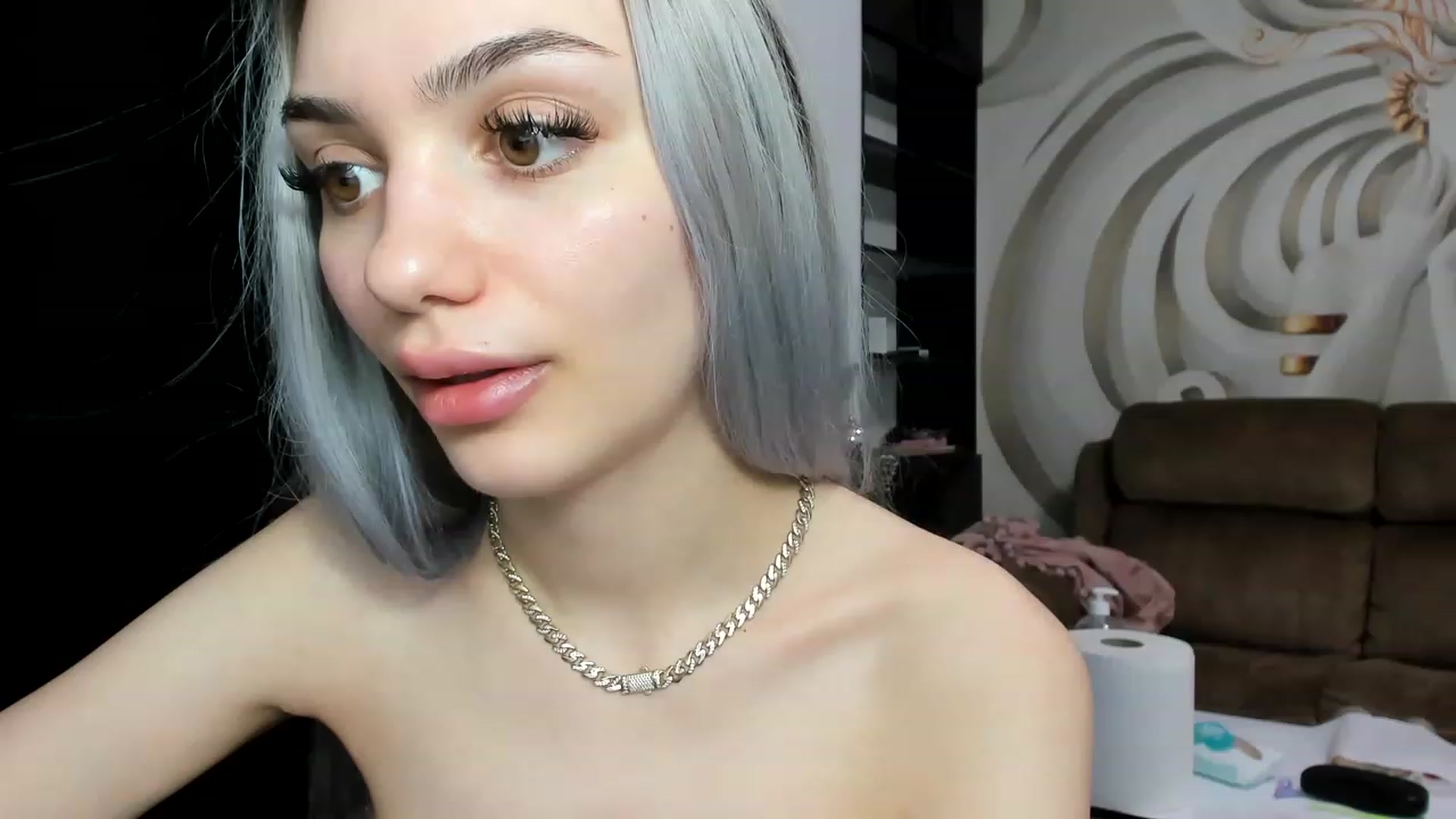Gallery image thumbnail from HaleySweet18's myfreecams stream on, 01/01/2023, 21:17 image 9 of 20