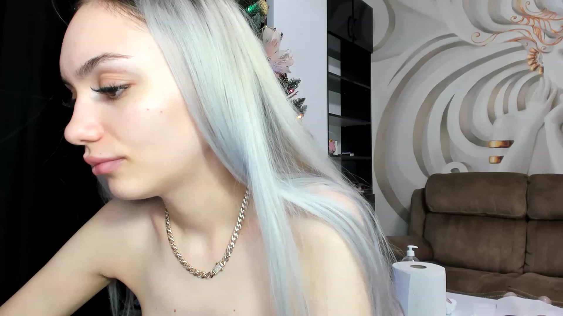 Gallery image thumbnail from HaleySweet18's myfreecams stream on, 01/02/2023, 06:44 image 5 of 20