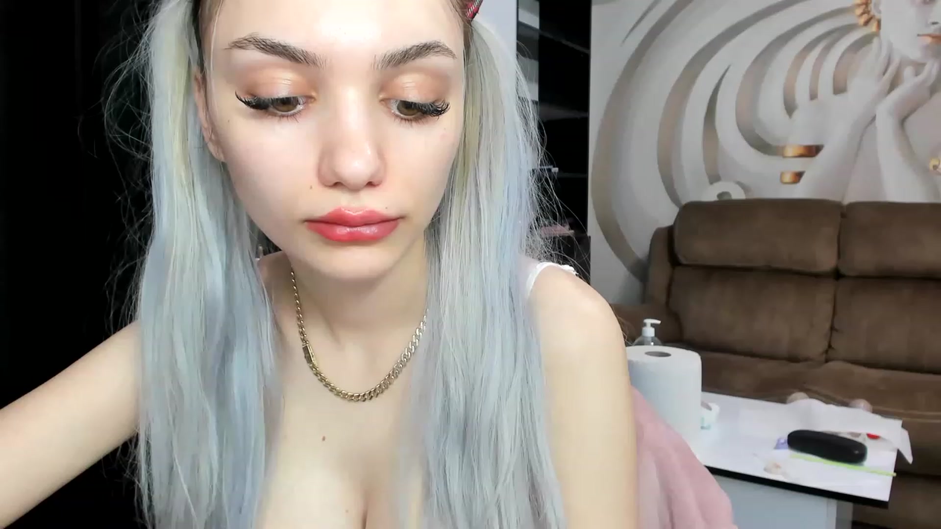 Gallery image thumbnail from HaleySweet18's myfreecams stream on, 01/03/2023, 03:21 image 2 of 20