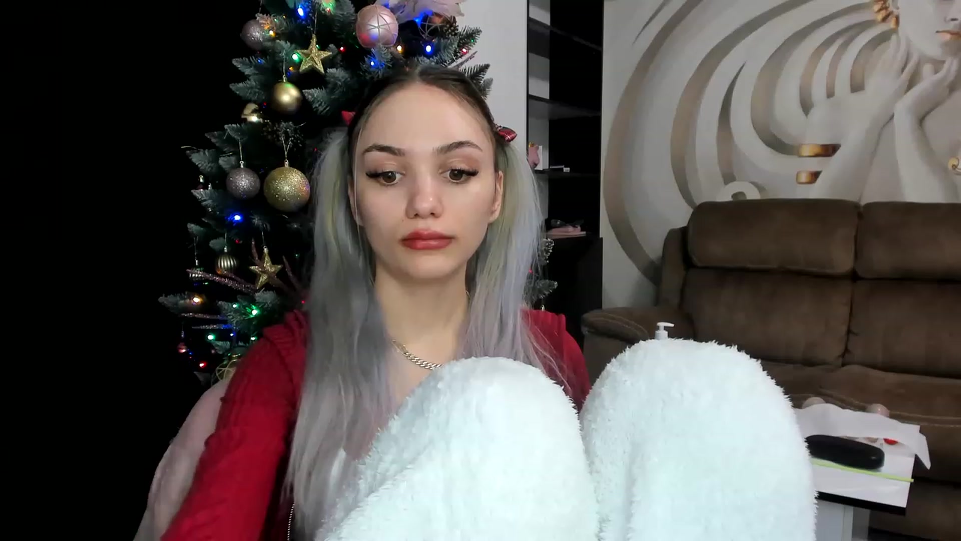 Gallery image thumbnail from HaleySweet18's myfreecams stream on, 01/03/2023, 03:21 image 14 of 20