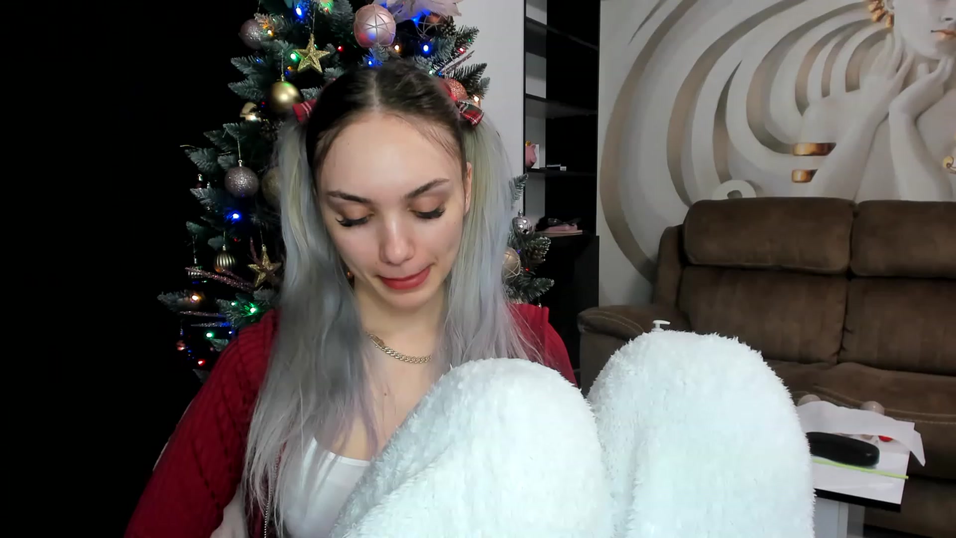 Gallery image thumbnail from HaleySweet18's myfreecams stream on, 01/03/2023, 03:21 image 13 of 20