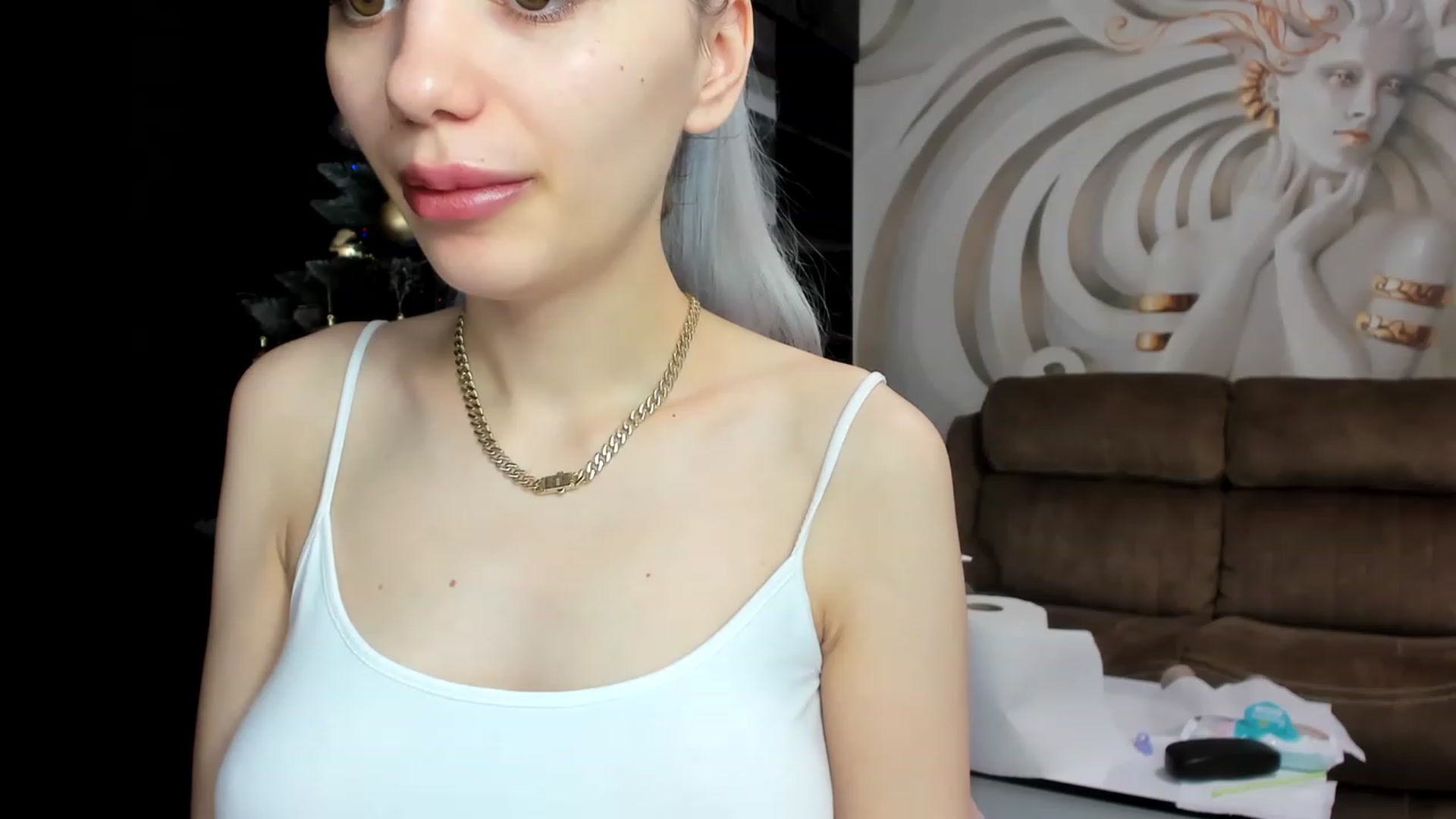 Gallery image thumbnail from HaleySweet18's myfreecams stream on, 01/03/2023, 21:04 image 9 of 20
