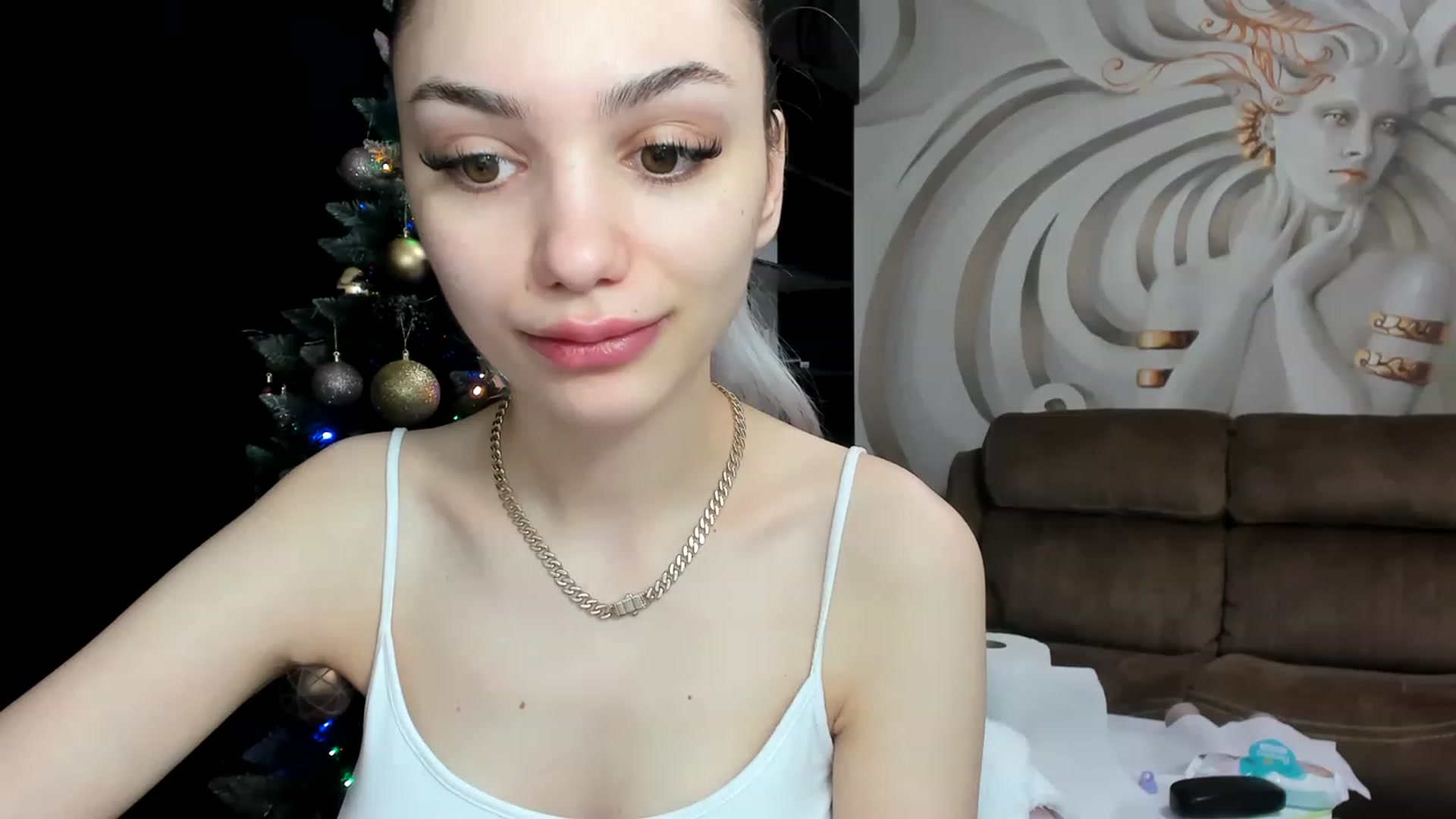 Gallery image thumbnail from HaleySweet18's myfreecams stream on, 01/03/2023, 21:04 image 5 of 20