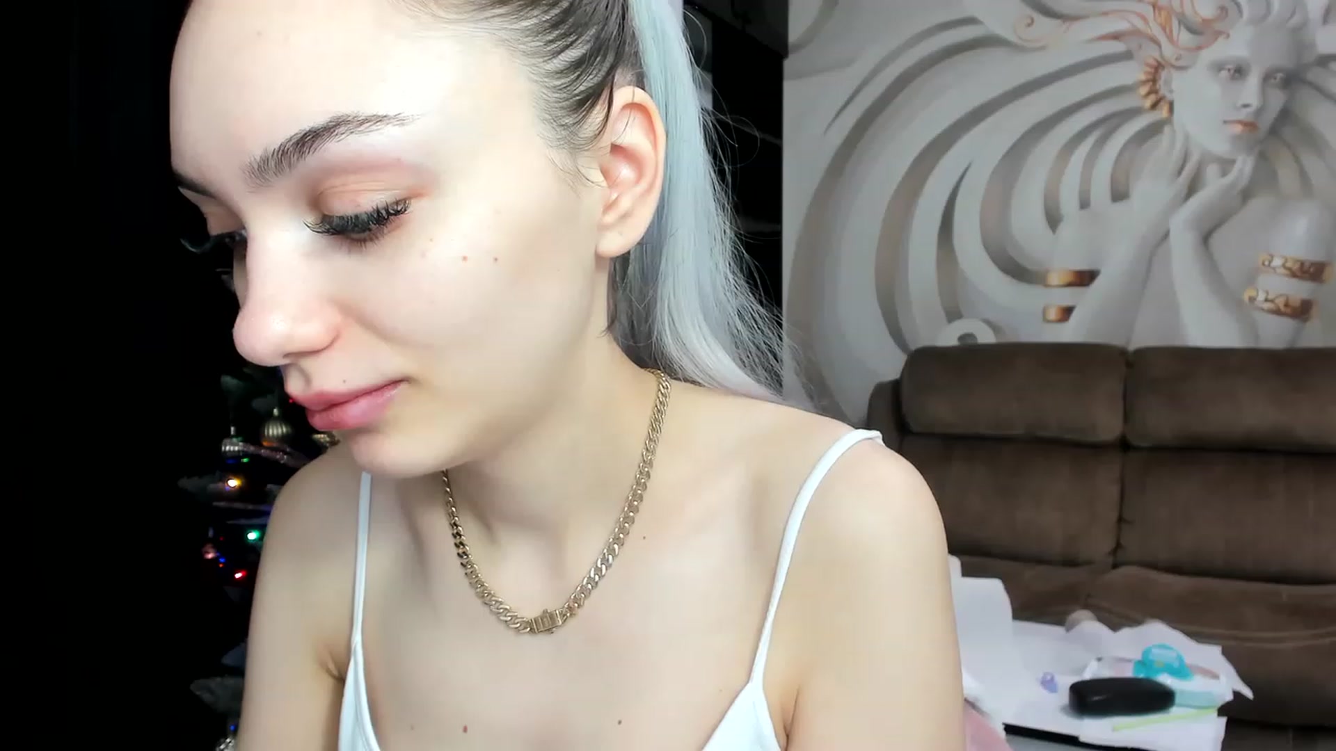 Gallery image thumbnail from HaleySweet18's myfreecams stream on, 01/03/2023, 21:04 image 13 of 20