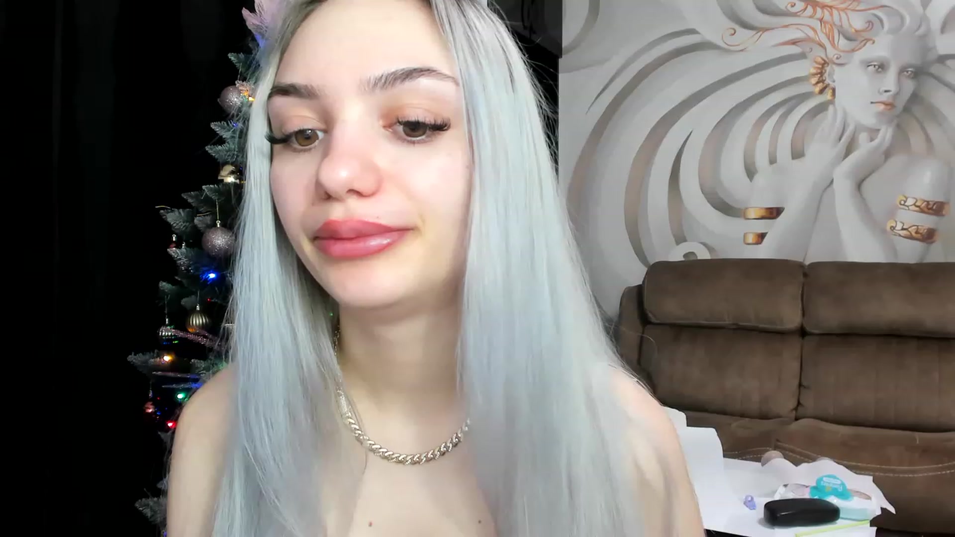 Gallery image thumbnail from HaleySweet18's myfreecams stream on, 01/04/2023, 04:03 image 2 of 20
