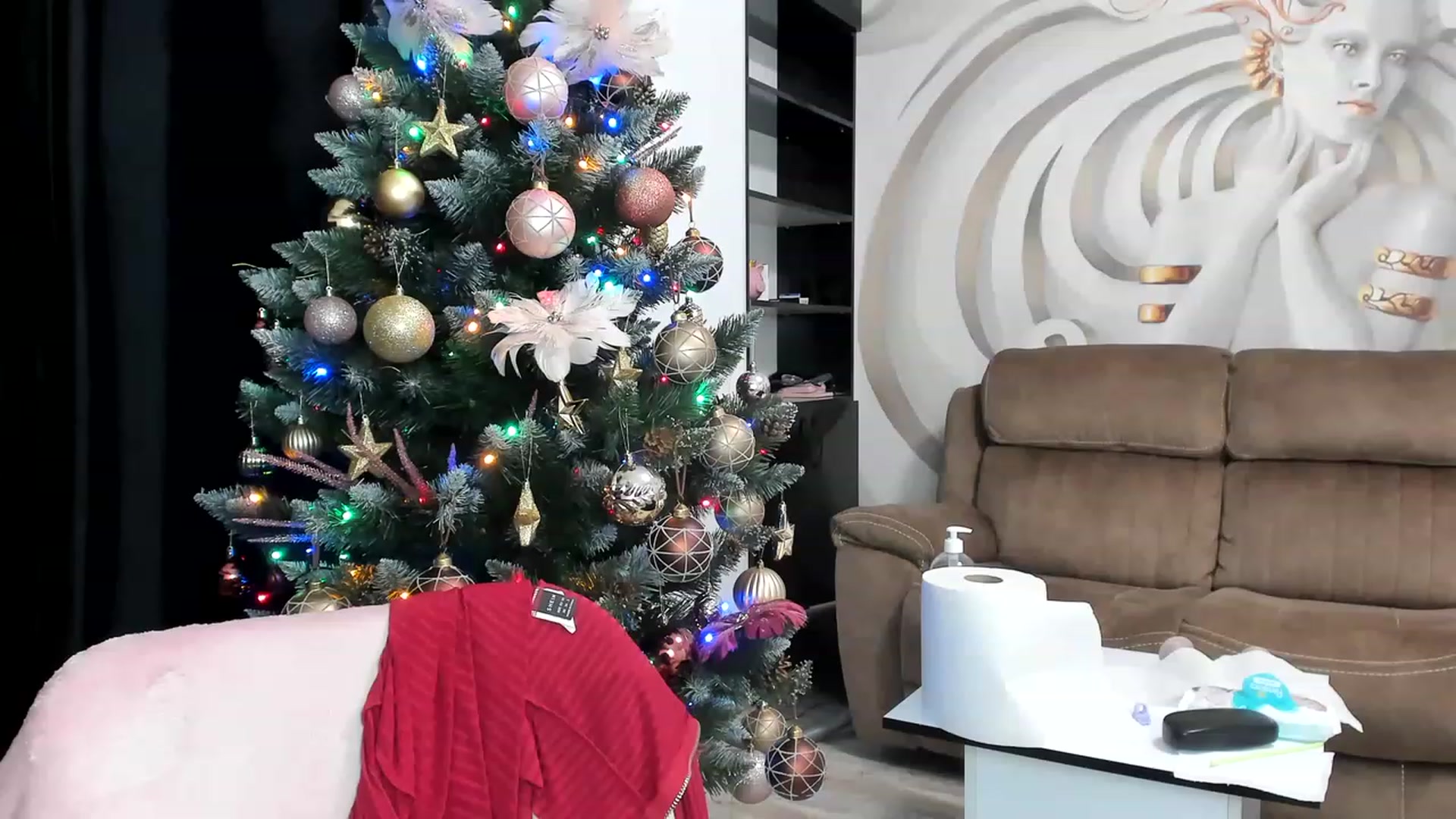 Gallery image thumbnail from HaleySweet18's myfreecams stream on, 01/04/2023, 04:03 image 19 of 20