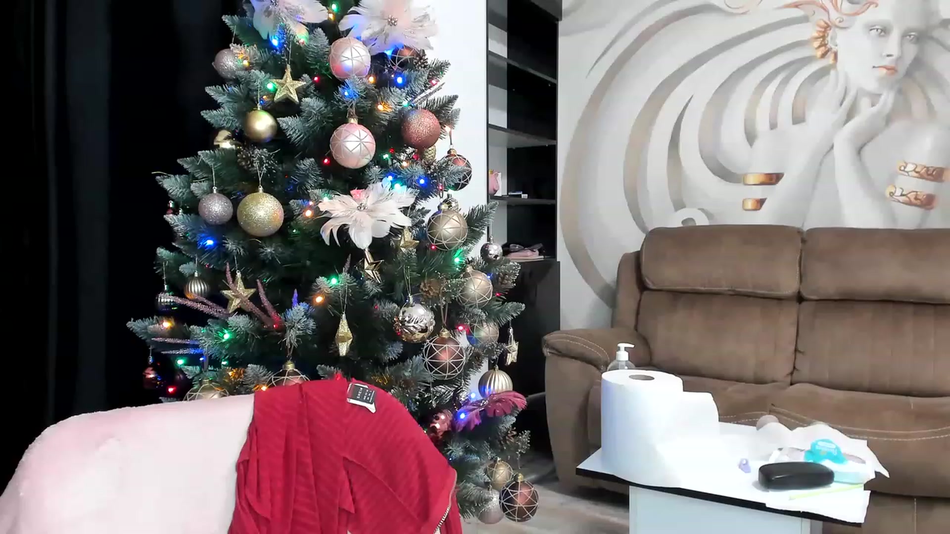 Gallery image thumbnail from HaleySweet18's myfreecams stream on, 01/04/2023, 04:03 image 18 of 20