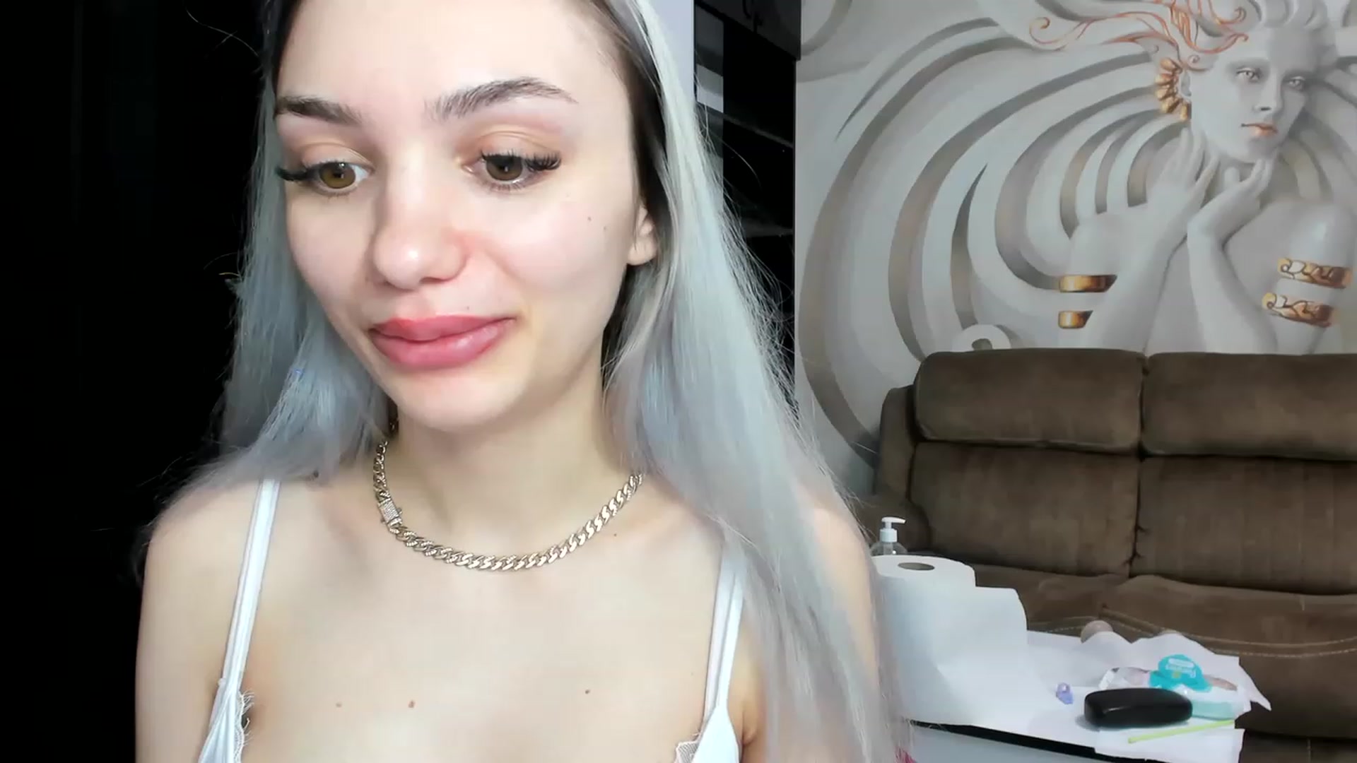 Gallery image thumbnail from HaleySweet18's myfreecams stream on, 01/04/2023, 06:00 image 3 of 20
