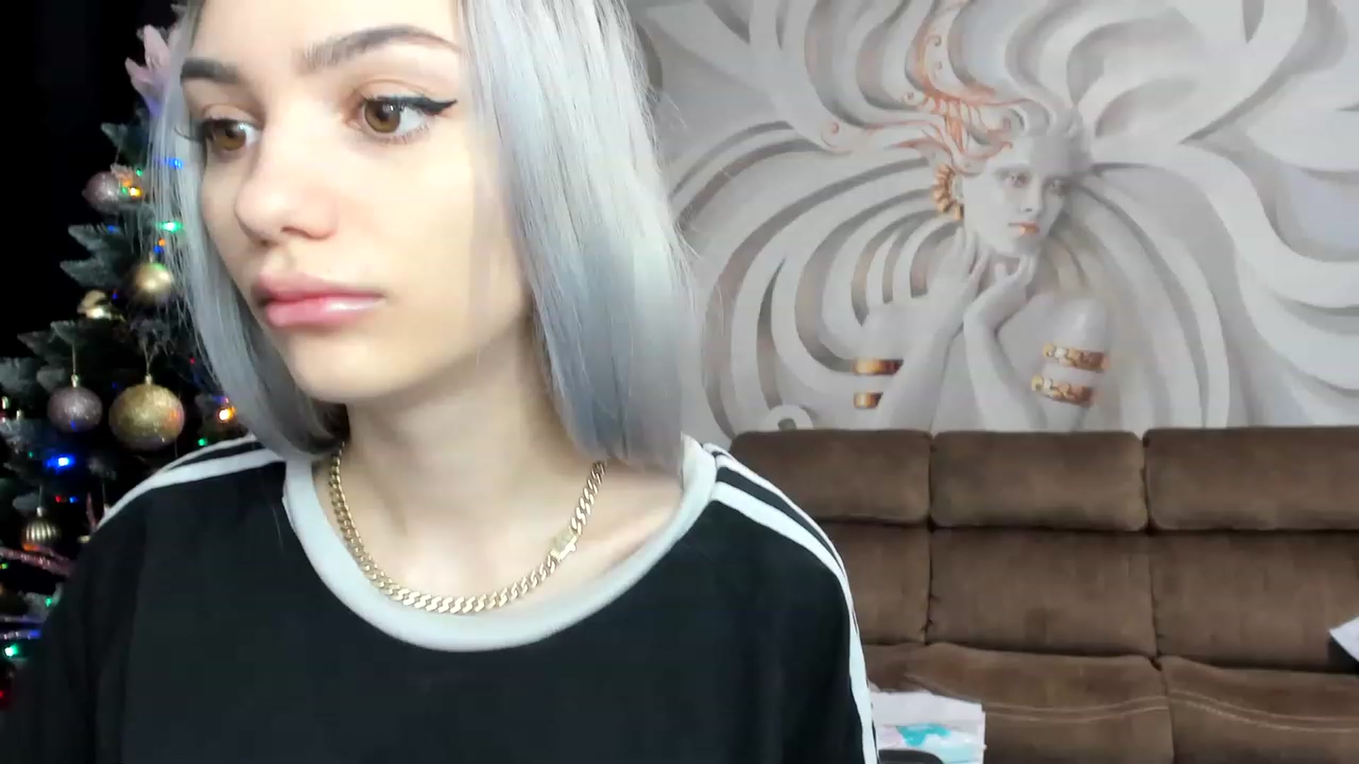 Gallery image thumbnail from HaleySweet18's myfreecams stream on, 01/08/2023, 22:47 image 18 of 20