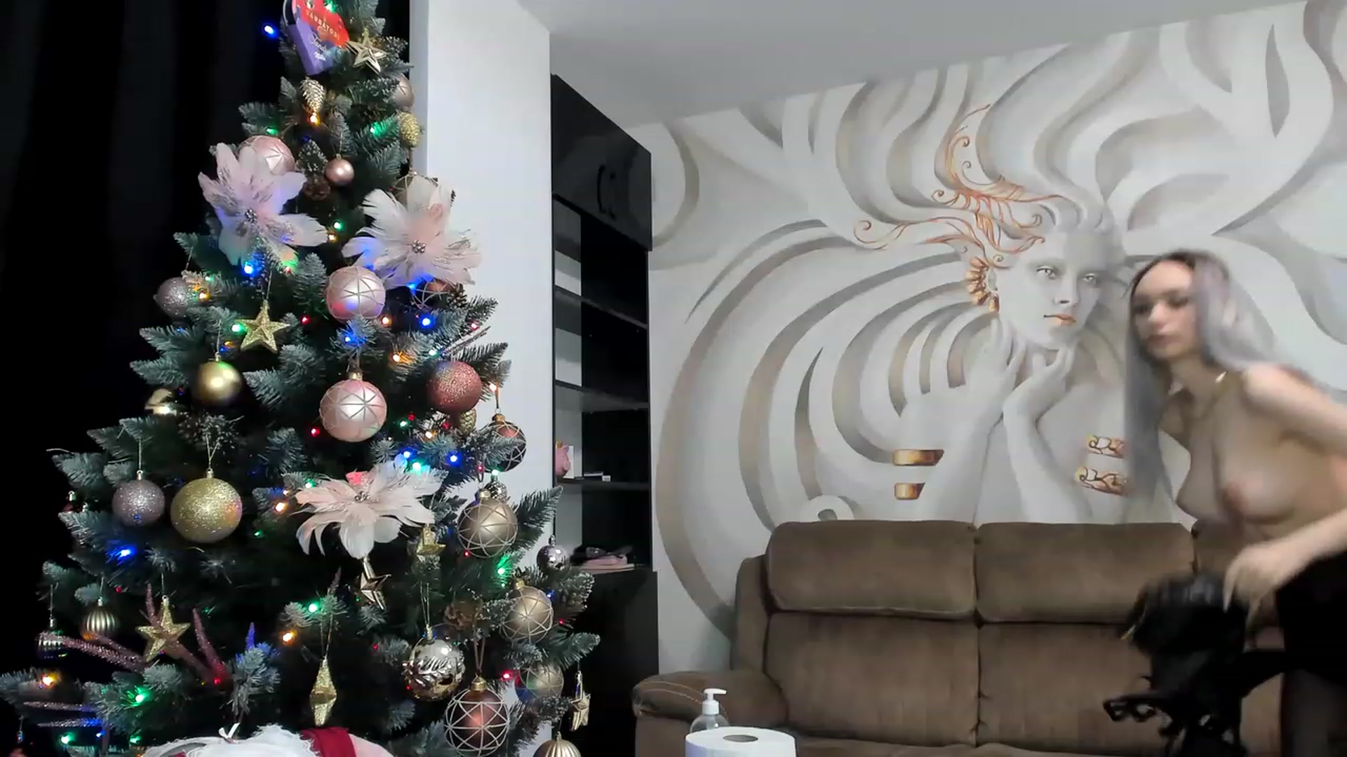 Gallery image thumbnail from HaleySweet18's myfreecams stream on, 01/08/2023, 22:47 image 4 of 20
