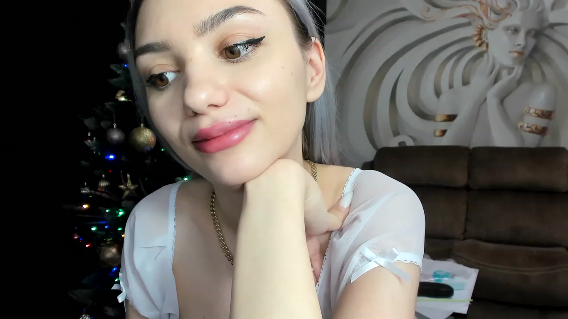 Gallery image thumbnail from HaleySweet18's myfreecams stream on, 01/09/2023, 05:06 image 18 of 20