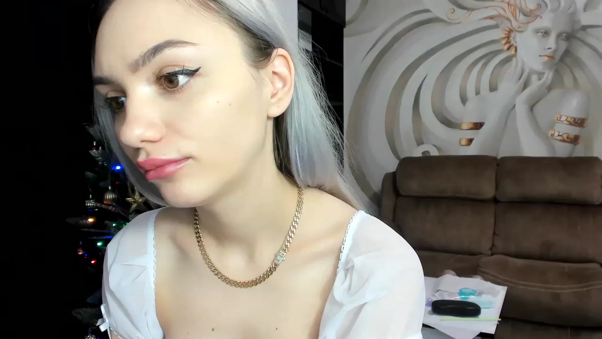 Gallery image thumbnail from HaleySweet18's myfreecams stream on, 01/09/2023, 05:06 image 15 of 20