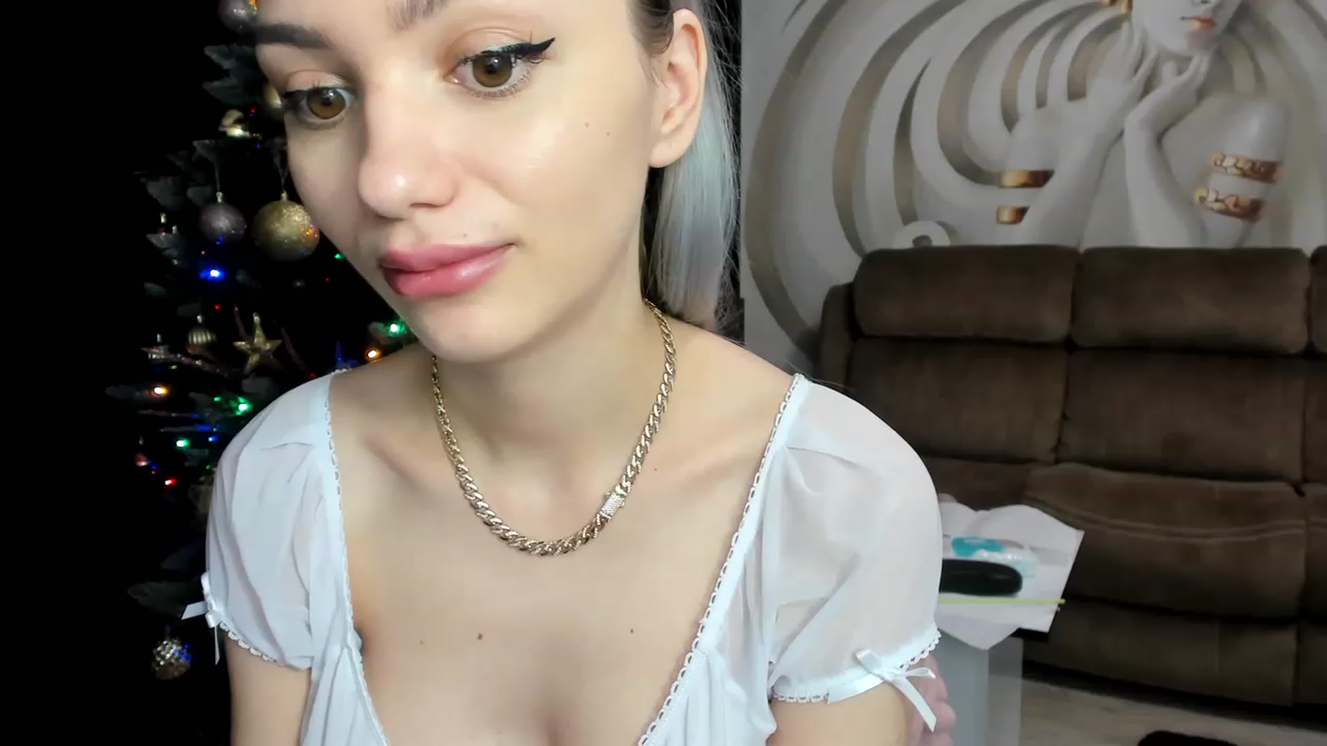 Gallery image thumbnail from HaleySweet18's myfreecams stream on, 01/09/2023, 06:00 image 8 of 20