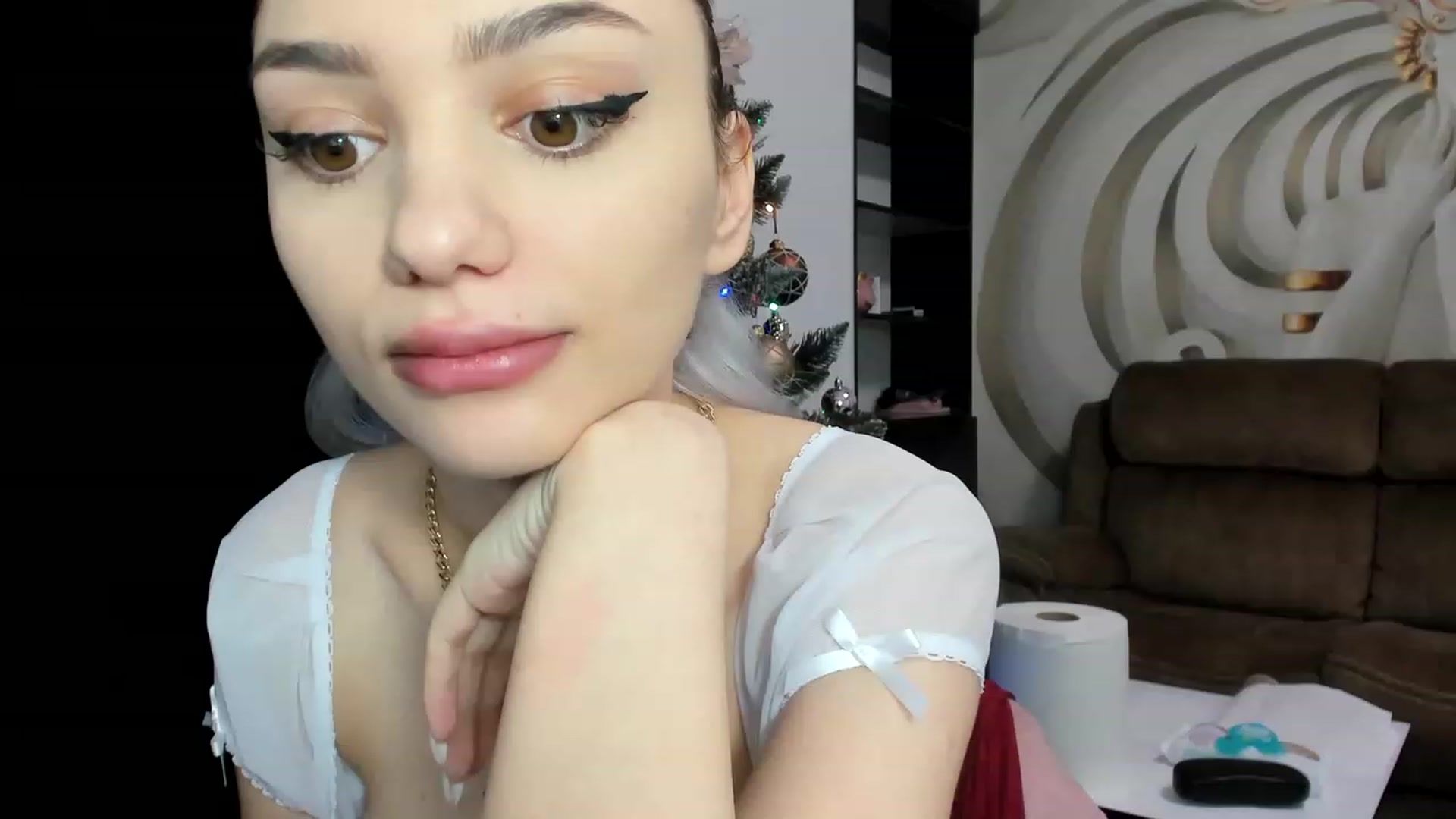 Gallery image thumbnail from HaleySweet18's myfreecams stream on, 01/10/2023, 01:26 image 15 of 20