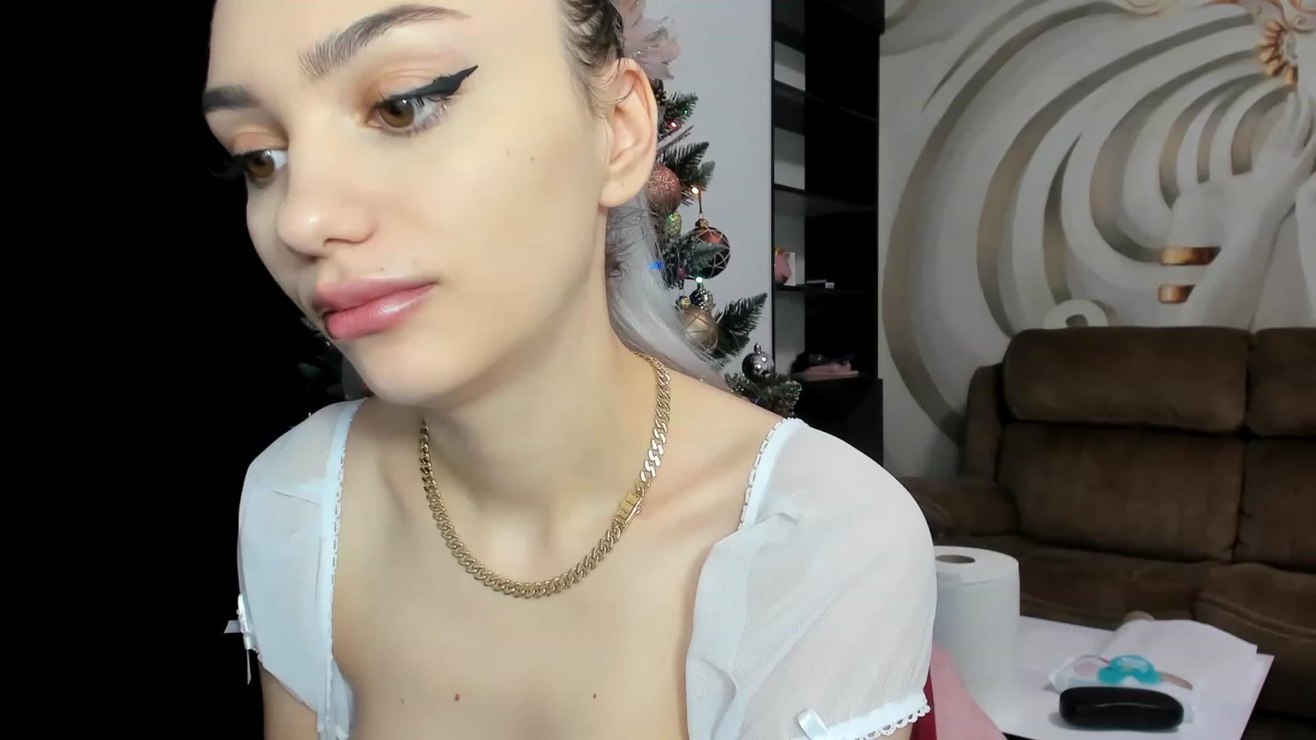 Gallery image thumbnail from HaleySweet18's myfreecams stream on, 01/10/2023, 01:26 image 16 of 20