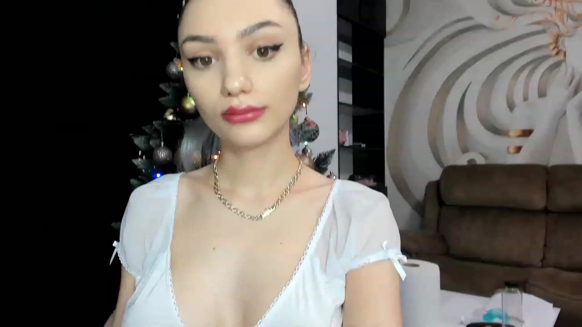 Gallery image thumbnail from HaleySweet18's myfreecams stream on, 01/10/2023, 05:43 image 2 of 20