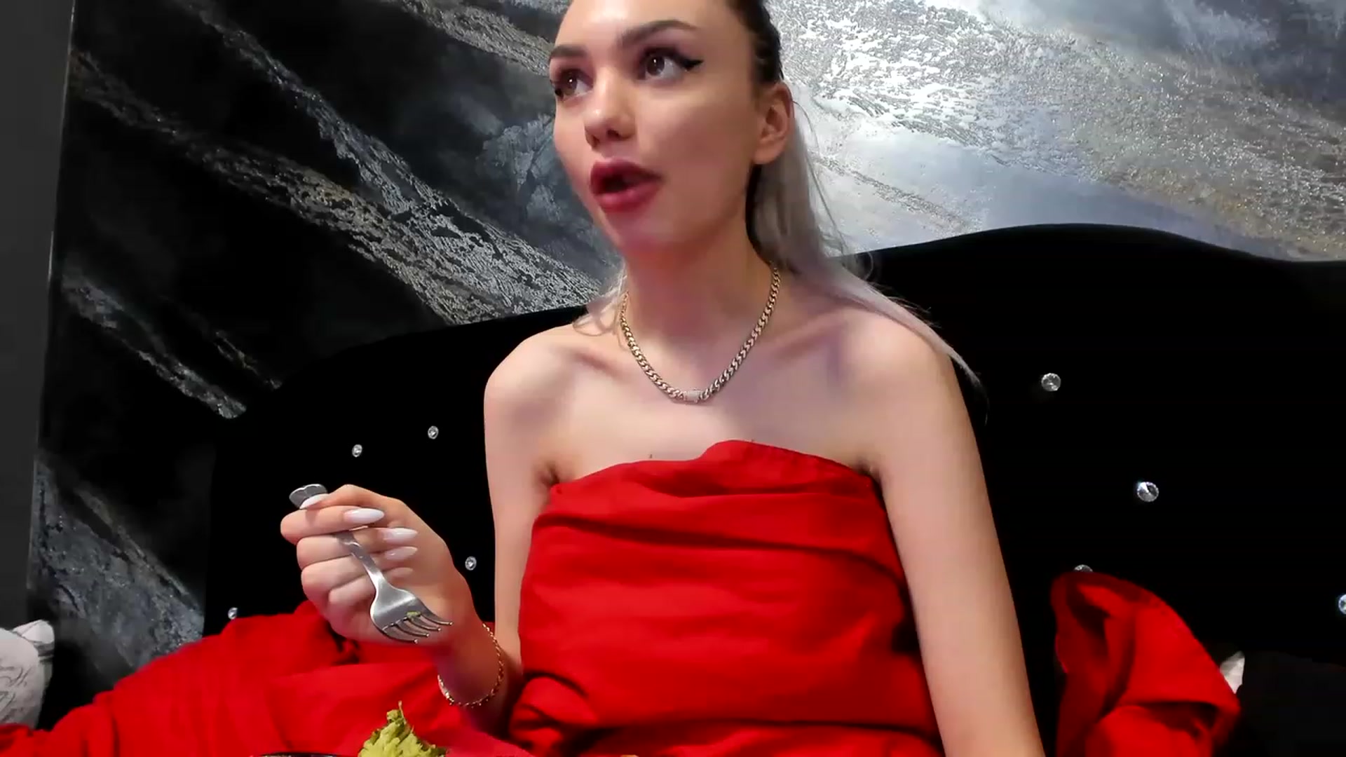 Gallery image thumbnail from HaleySweet18's myfreecams stream on, 01/10/2023, 07:48 image 4 of 20
