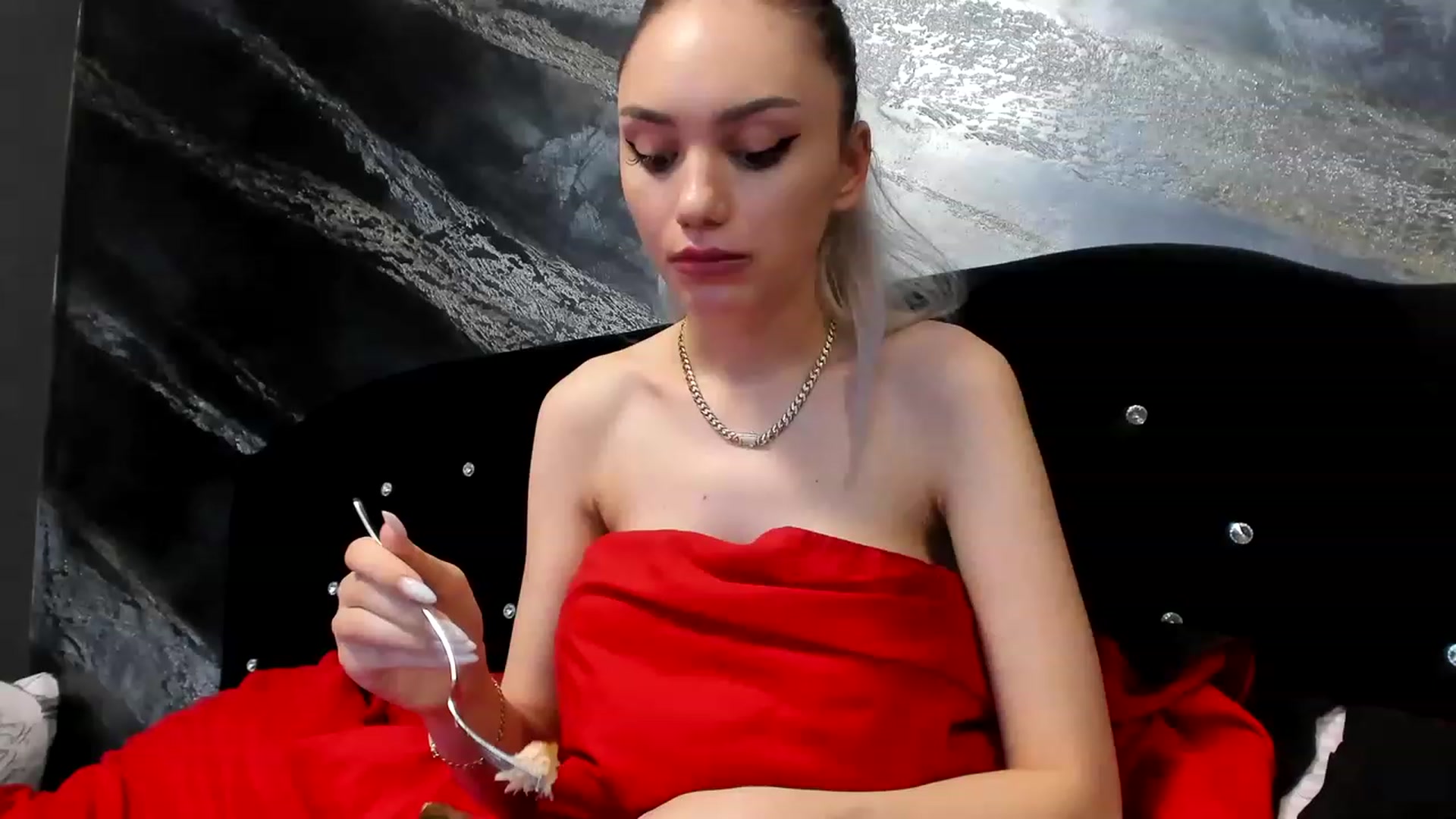 Gallery image thumbnail from HaleySweet18's myfreecams stream on, 01/10/2023, 07:48 image 12 of 20
