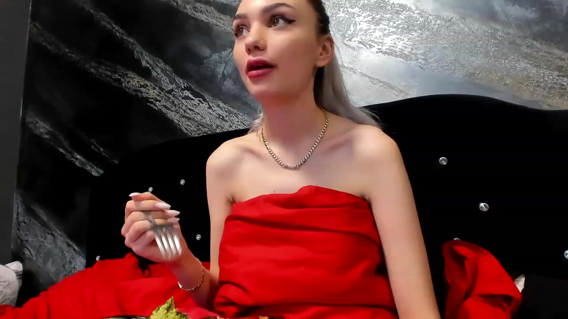 Gallery image thumbnail from HaleySweet18's myfreecams stream on, 01/10/2023, 07:48 image 3 of 20